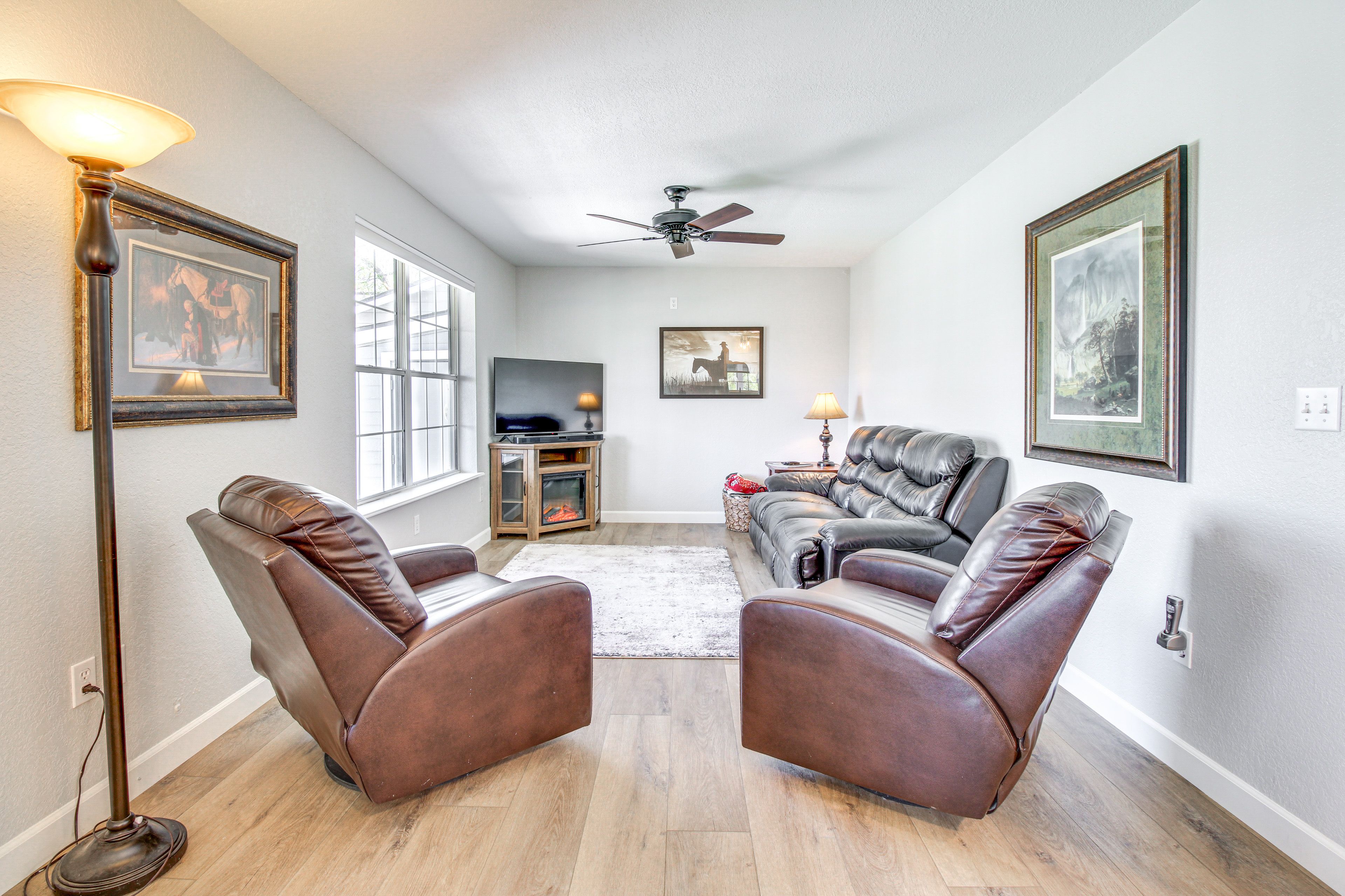 Show Low Vacation Rental | 2BR | 2BA | Steps Required | 1,200 Sq Ft