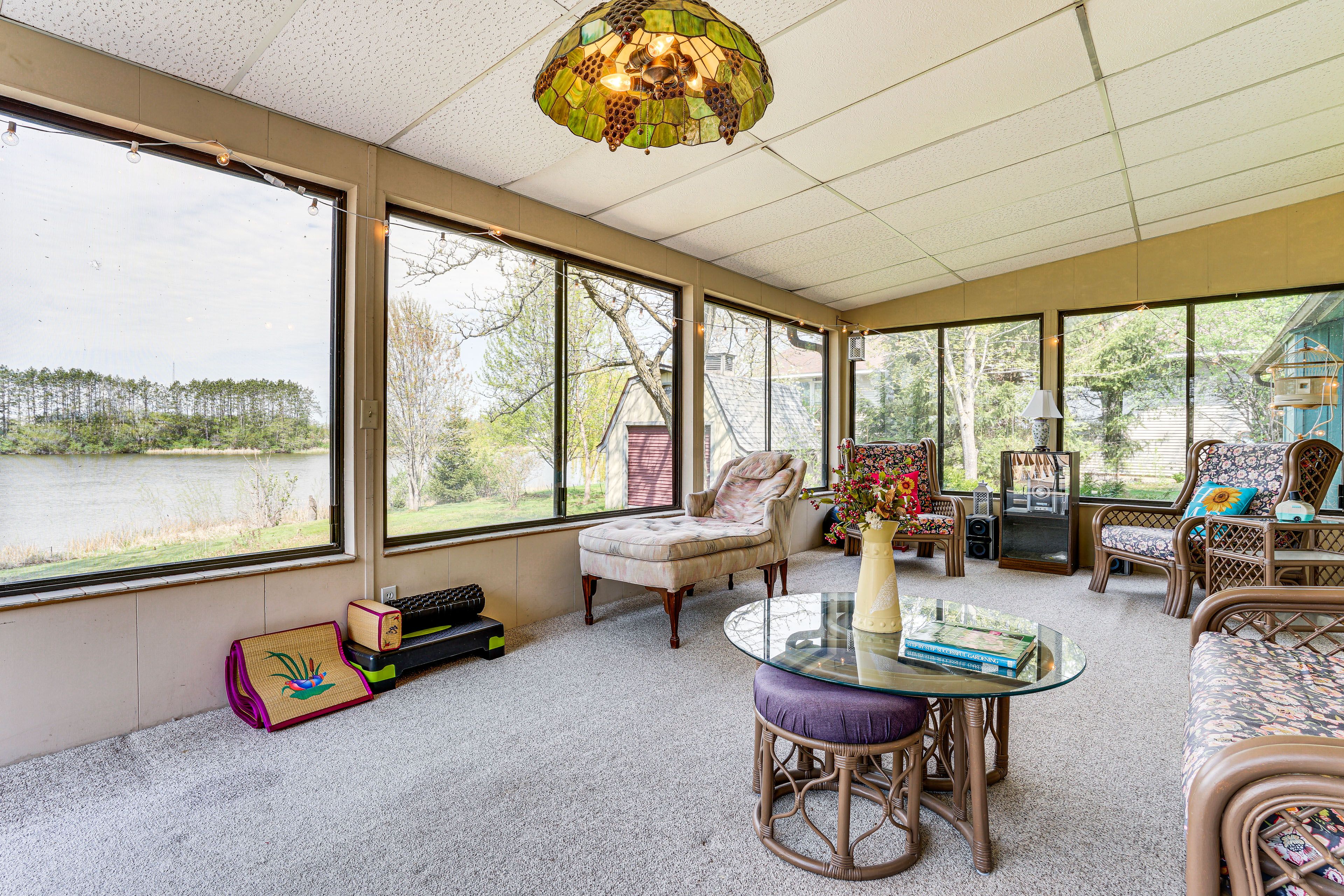 Furnished 3-Season Room