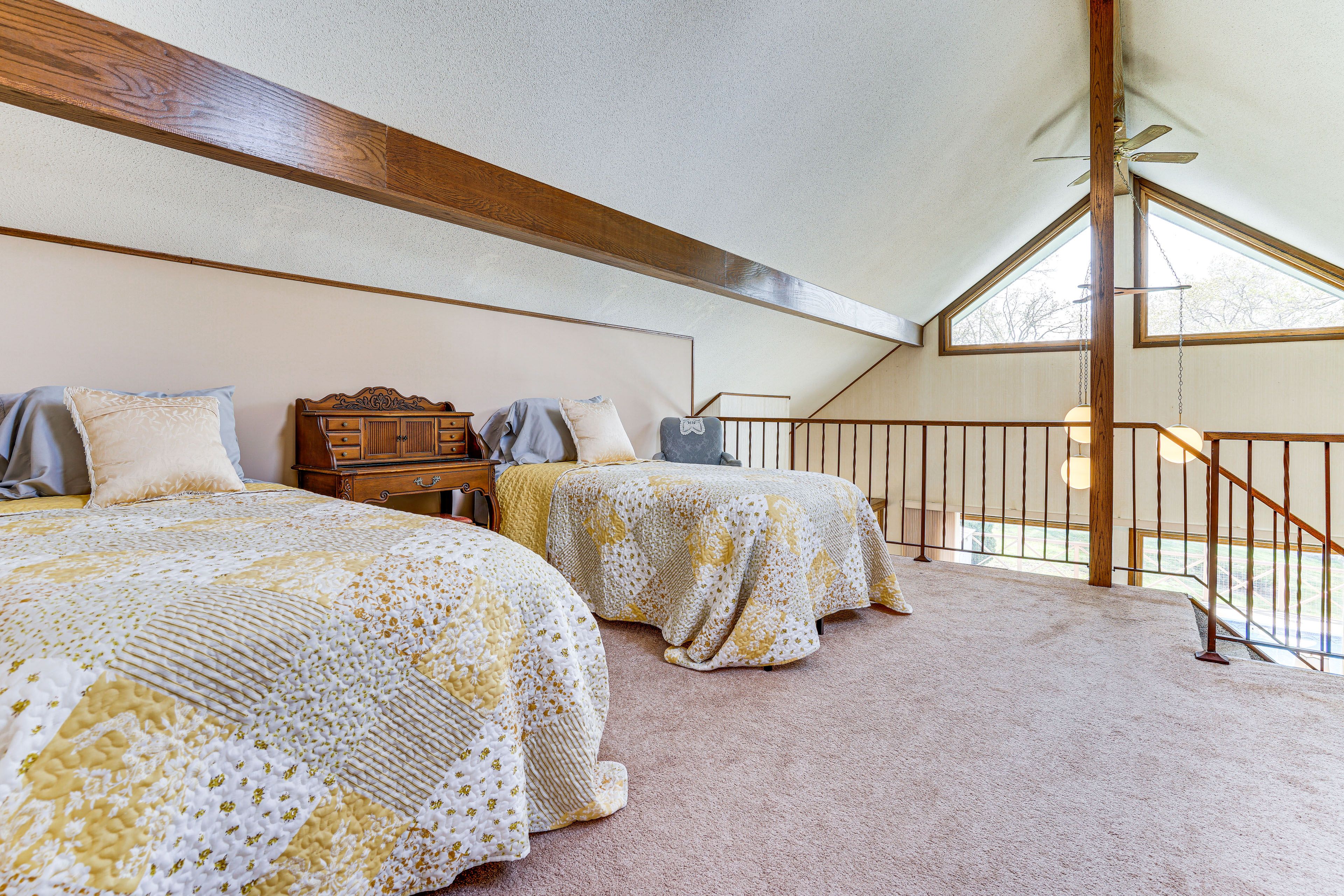 Loft | 4 Twin Beds | 2nd Floor