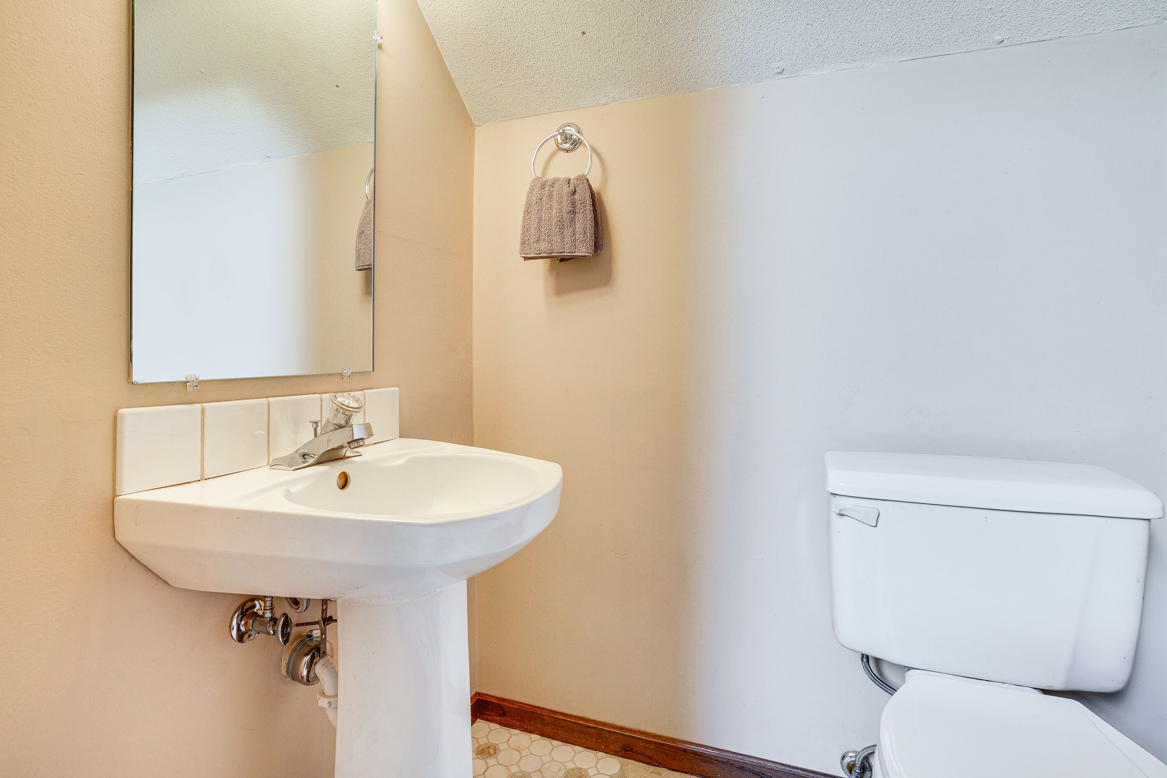 Half Bathroom | 2nd Floor