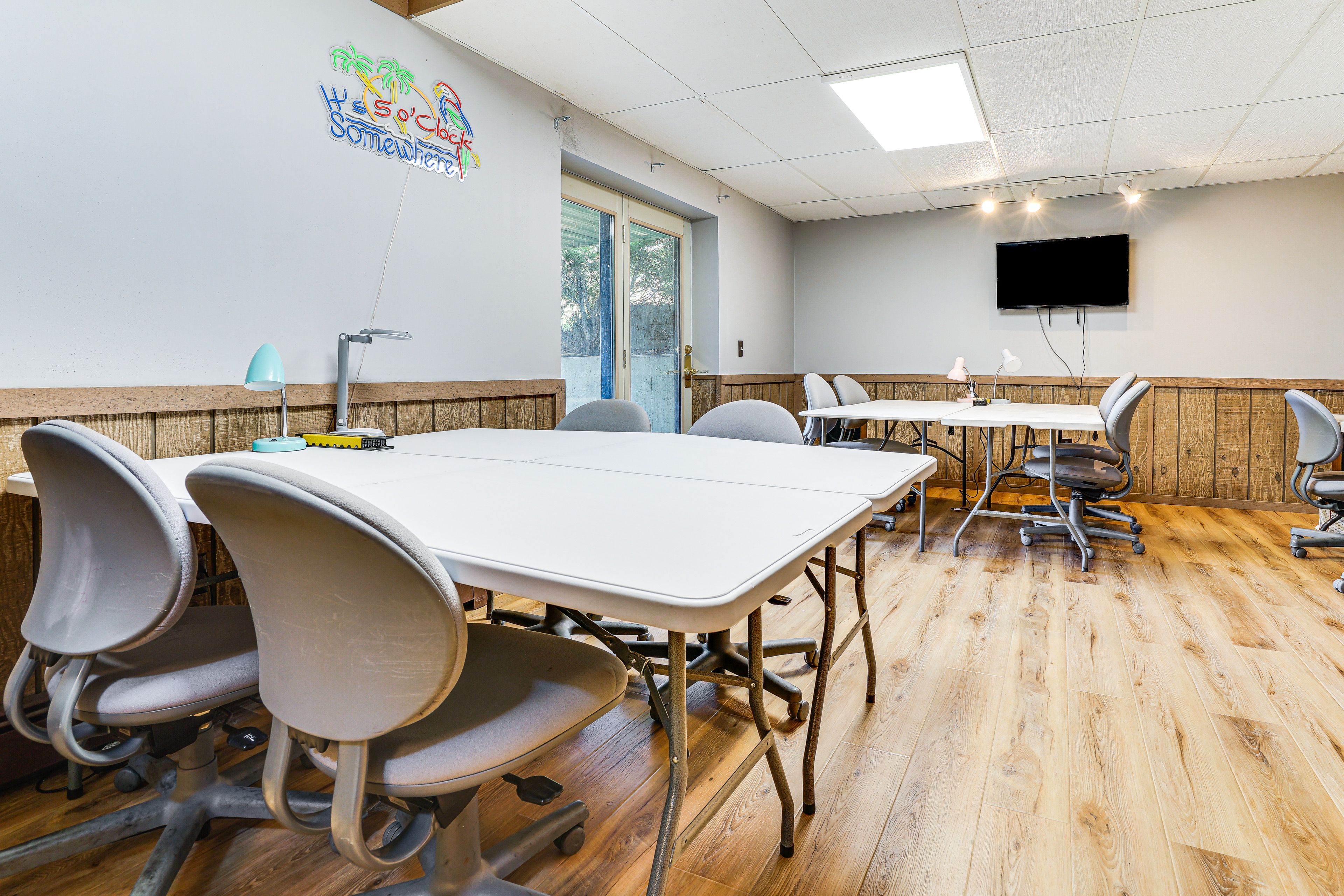 Laptop Workspaces | Smart TV | Dry Bar | Basement