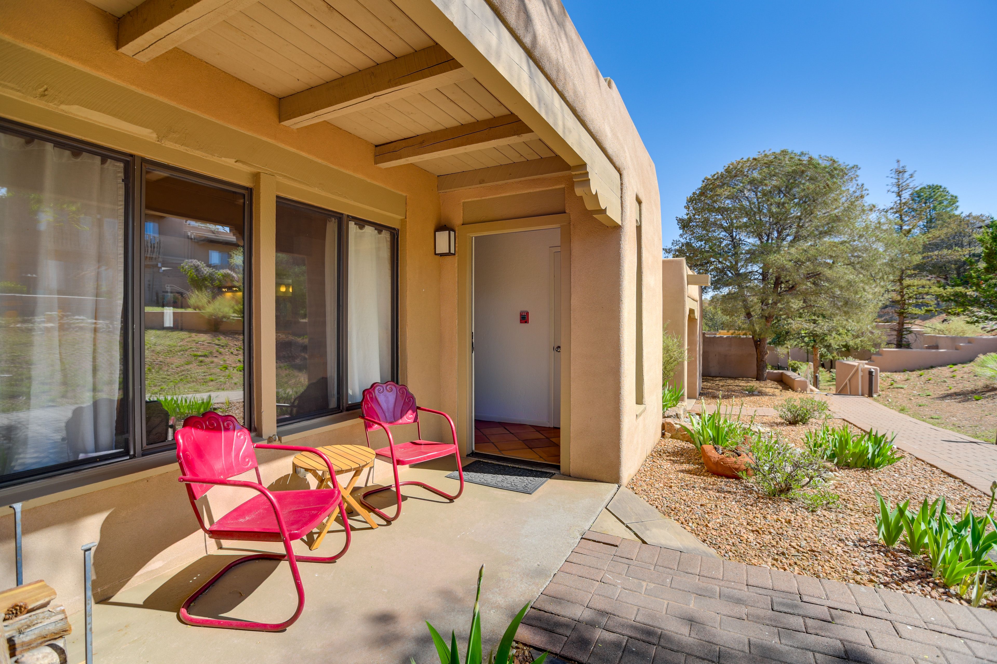 Santa Fe Vacation Rental | 1BR | 1BA | 673 Sq Ft | Small Step to Enter