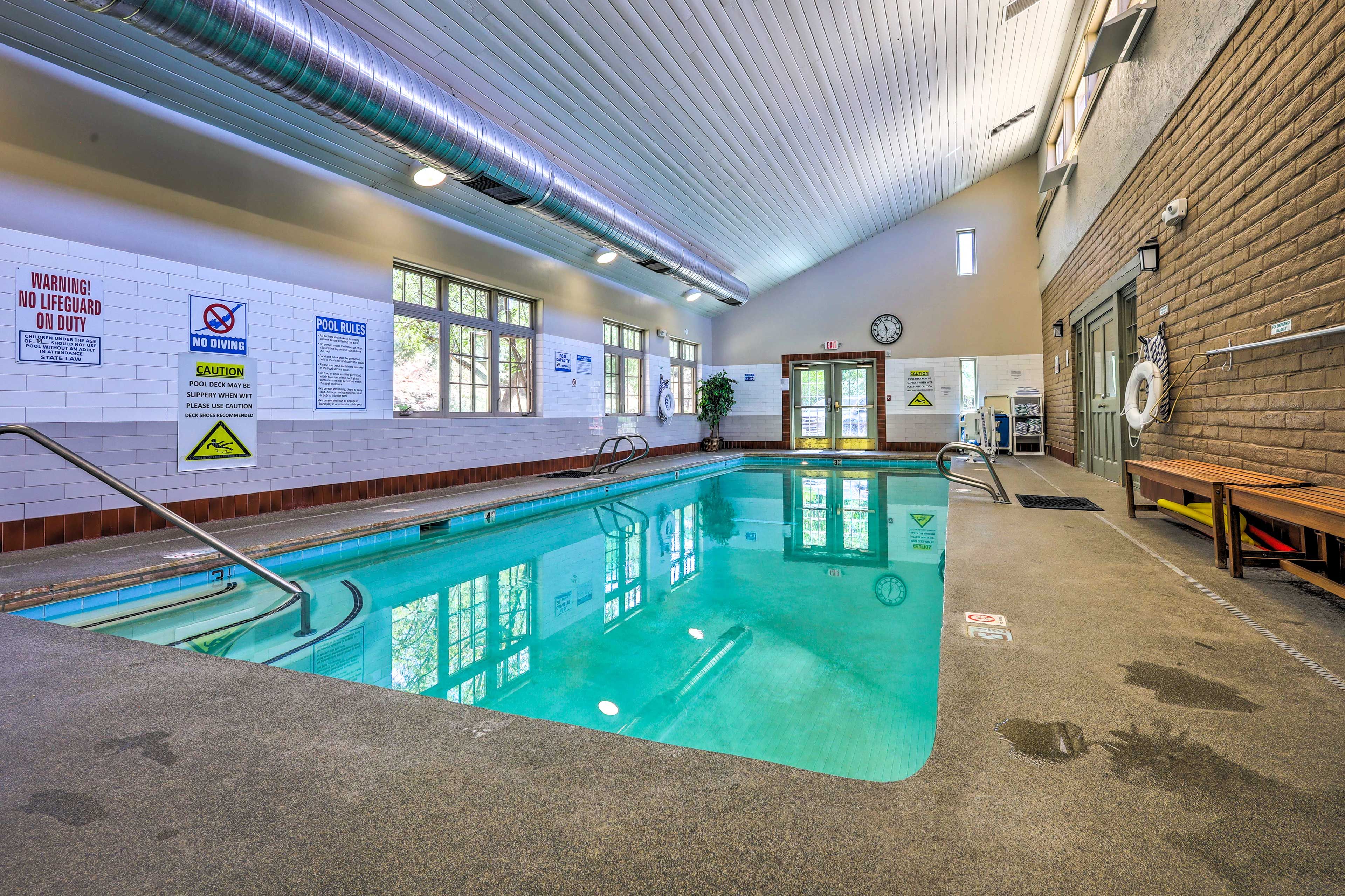 Community Pool & Hot Tub