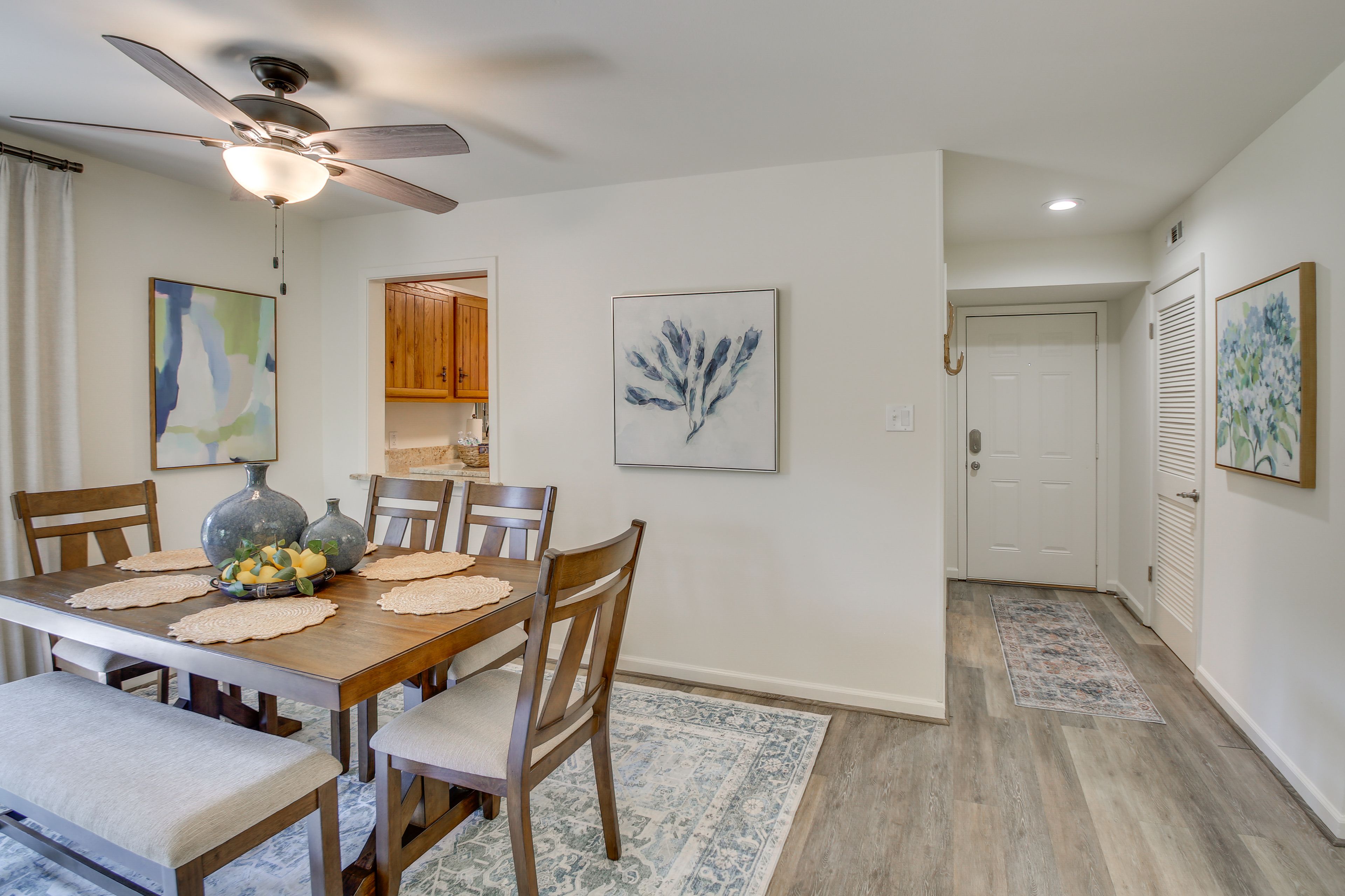 Dining Area | Dishware & Flatware | Central A/C | Electric Heat