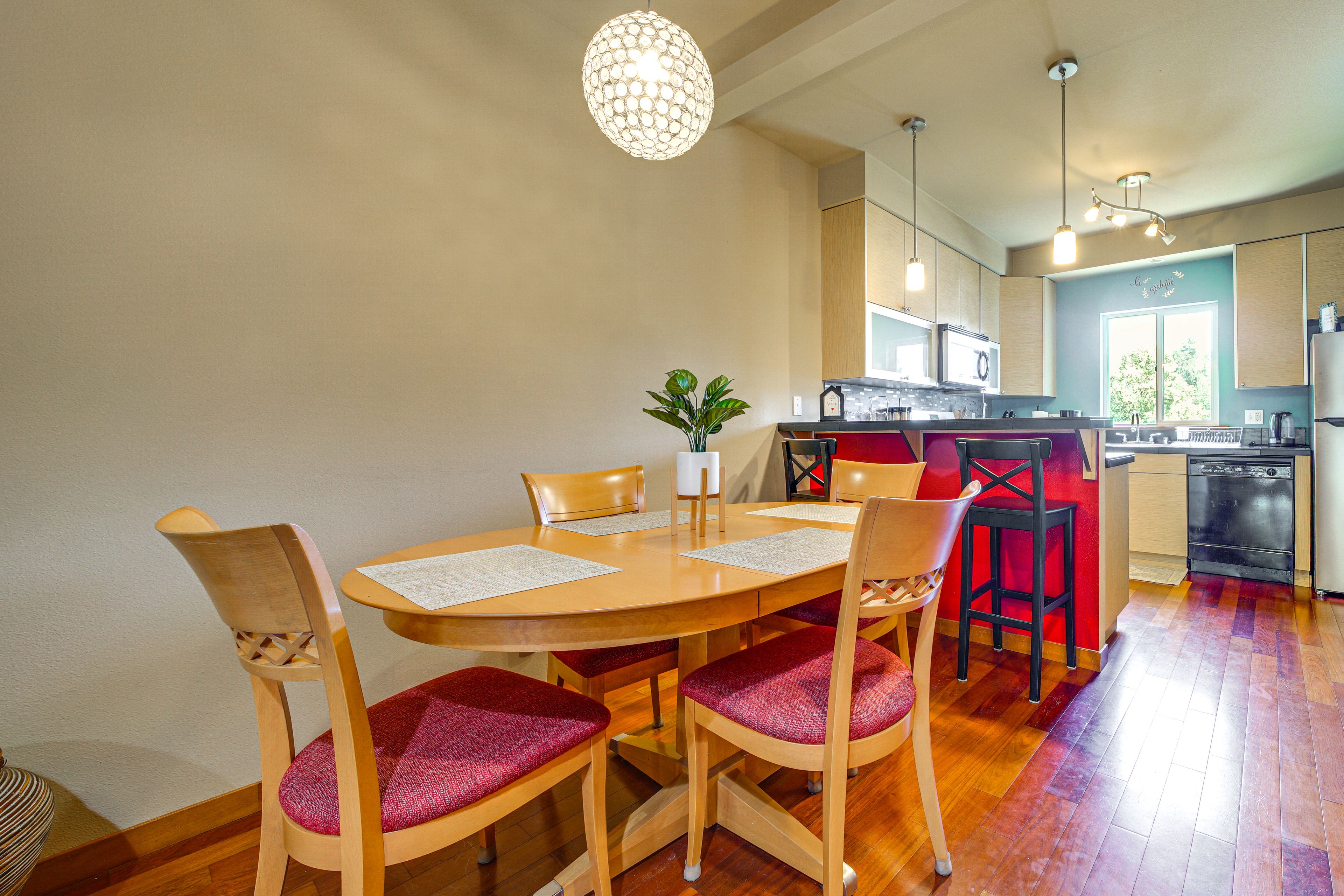 Dining Room | 2nd Floor