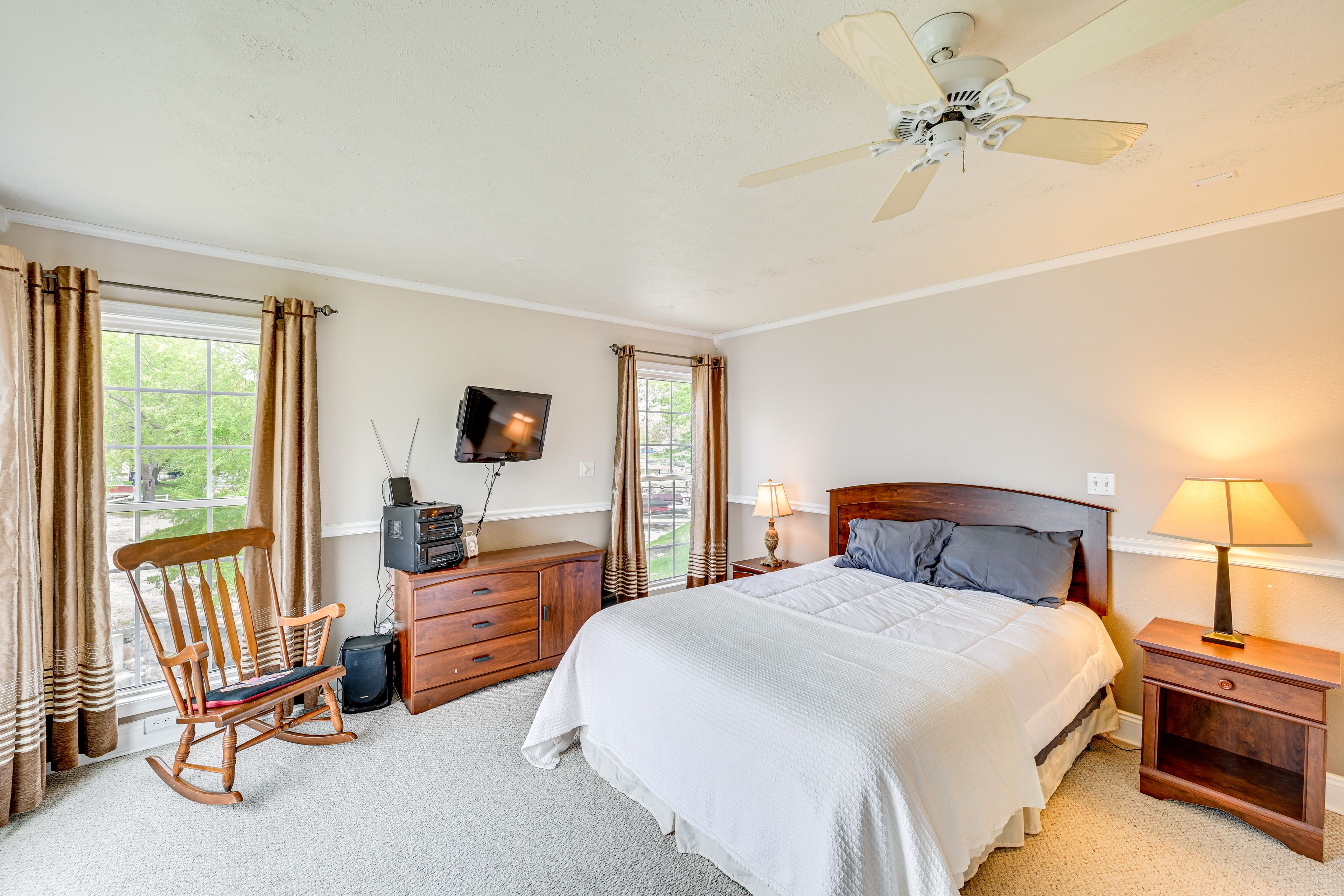 Bedroom 1 | Queen Bed | Water Views | 2nd Floor
