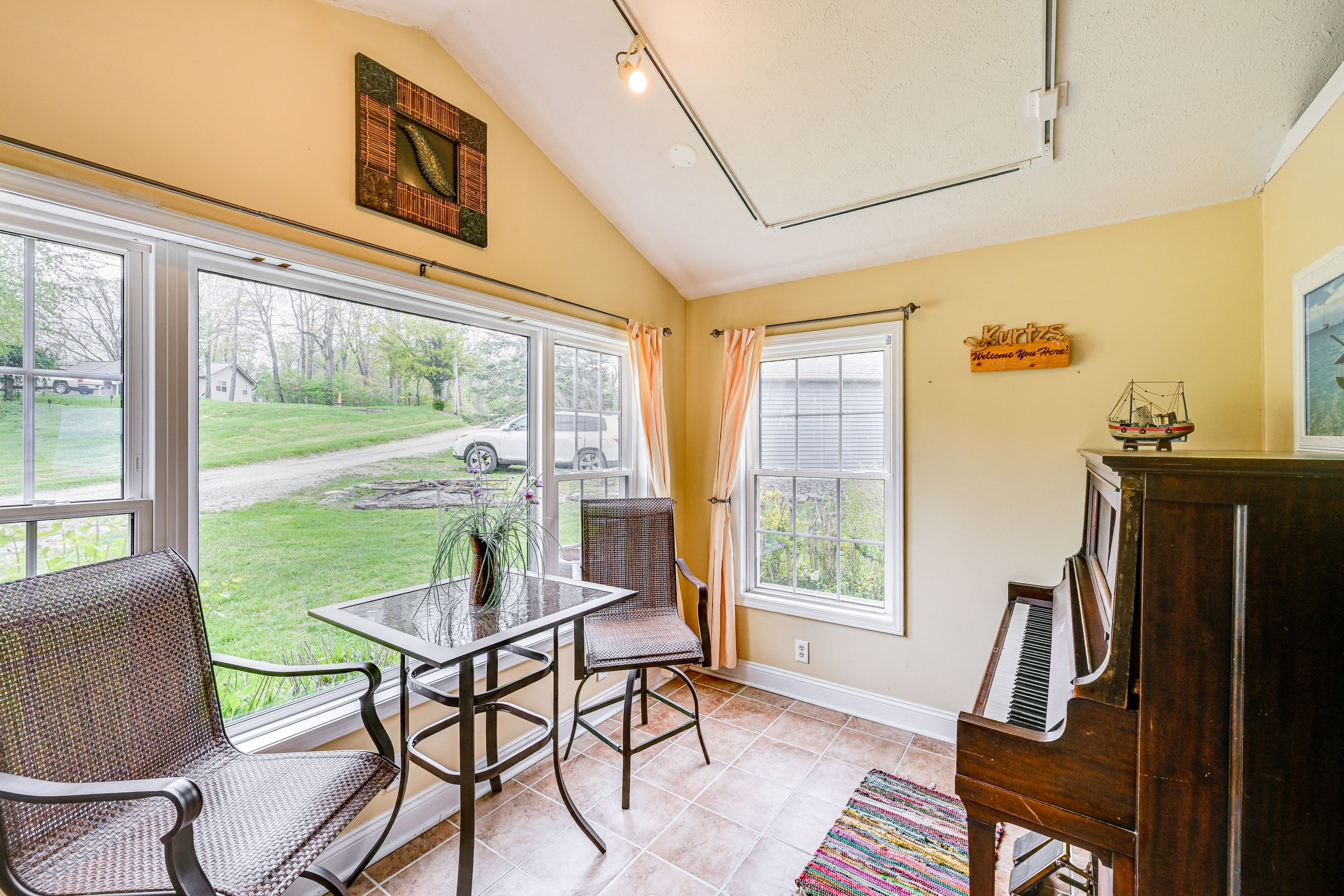 Leisure Area | Piano | 1st Floor