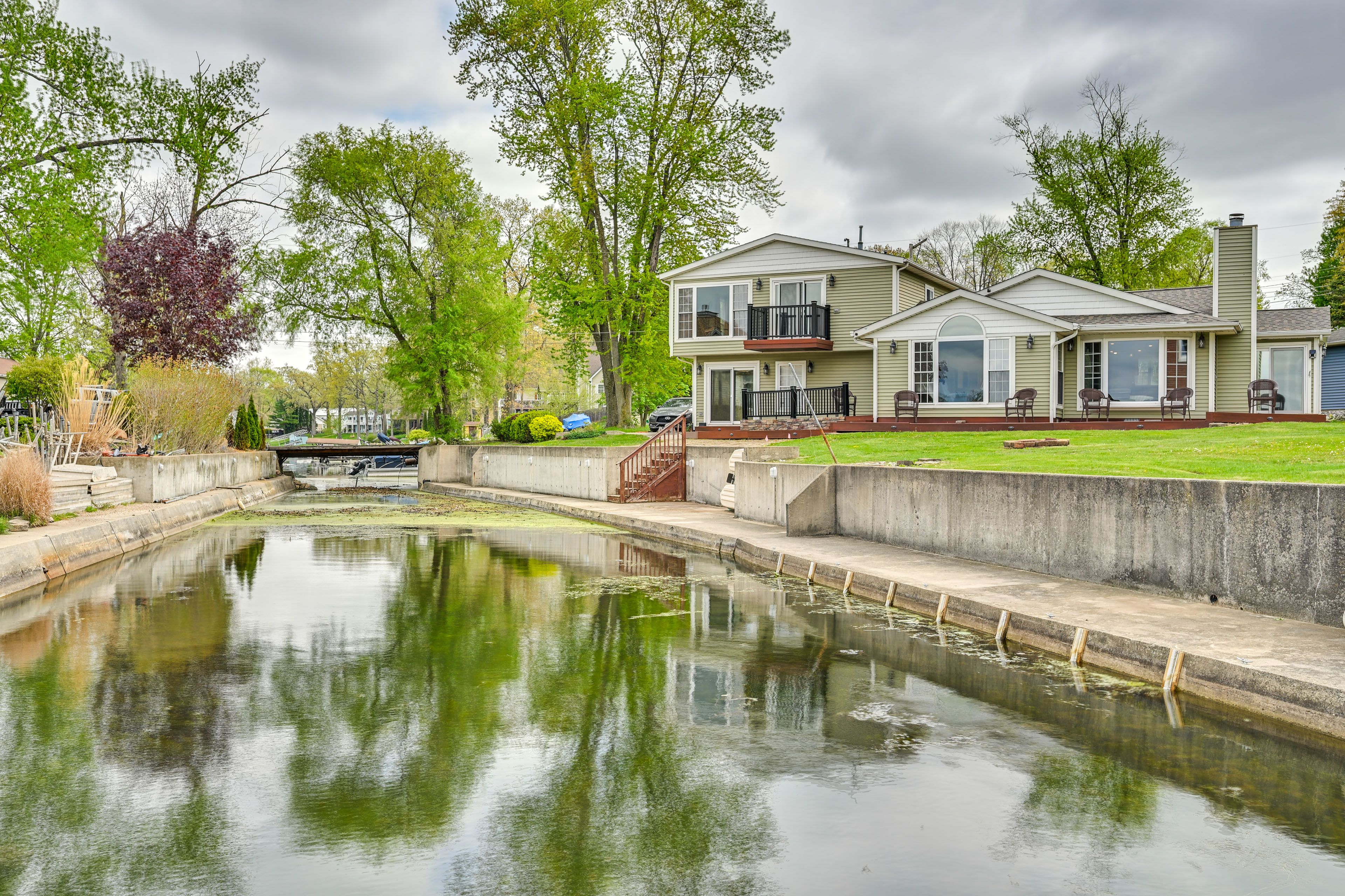 North Webster Vacation Rental | 3BR | 2BA | 1,828 Sq Ft | Stairs Required