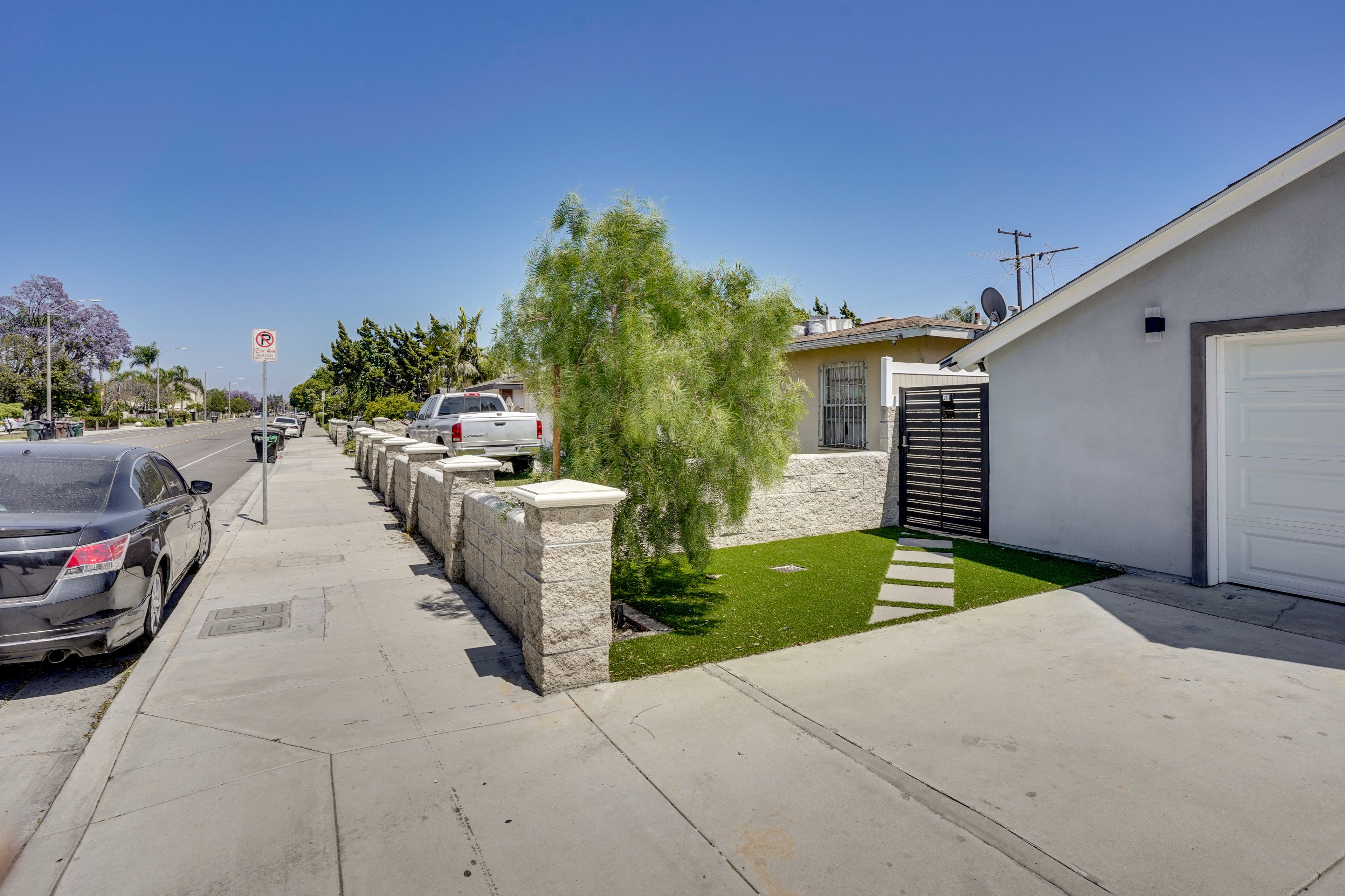 Parking | Shared Driveway (1 Vehicle) | Free Street (First-Come, First-Served)
