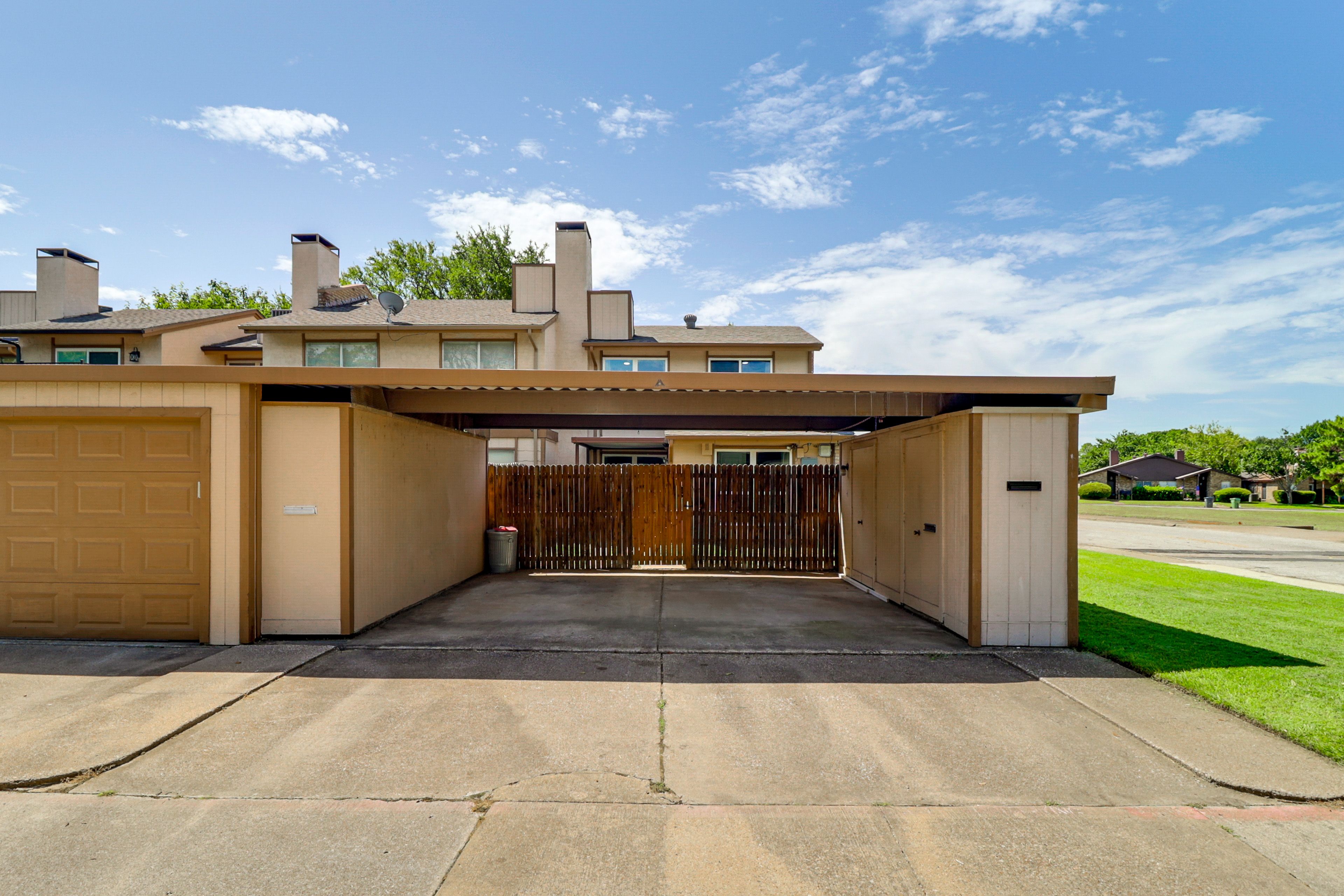 Parking | Carport (2 Vehicles)