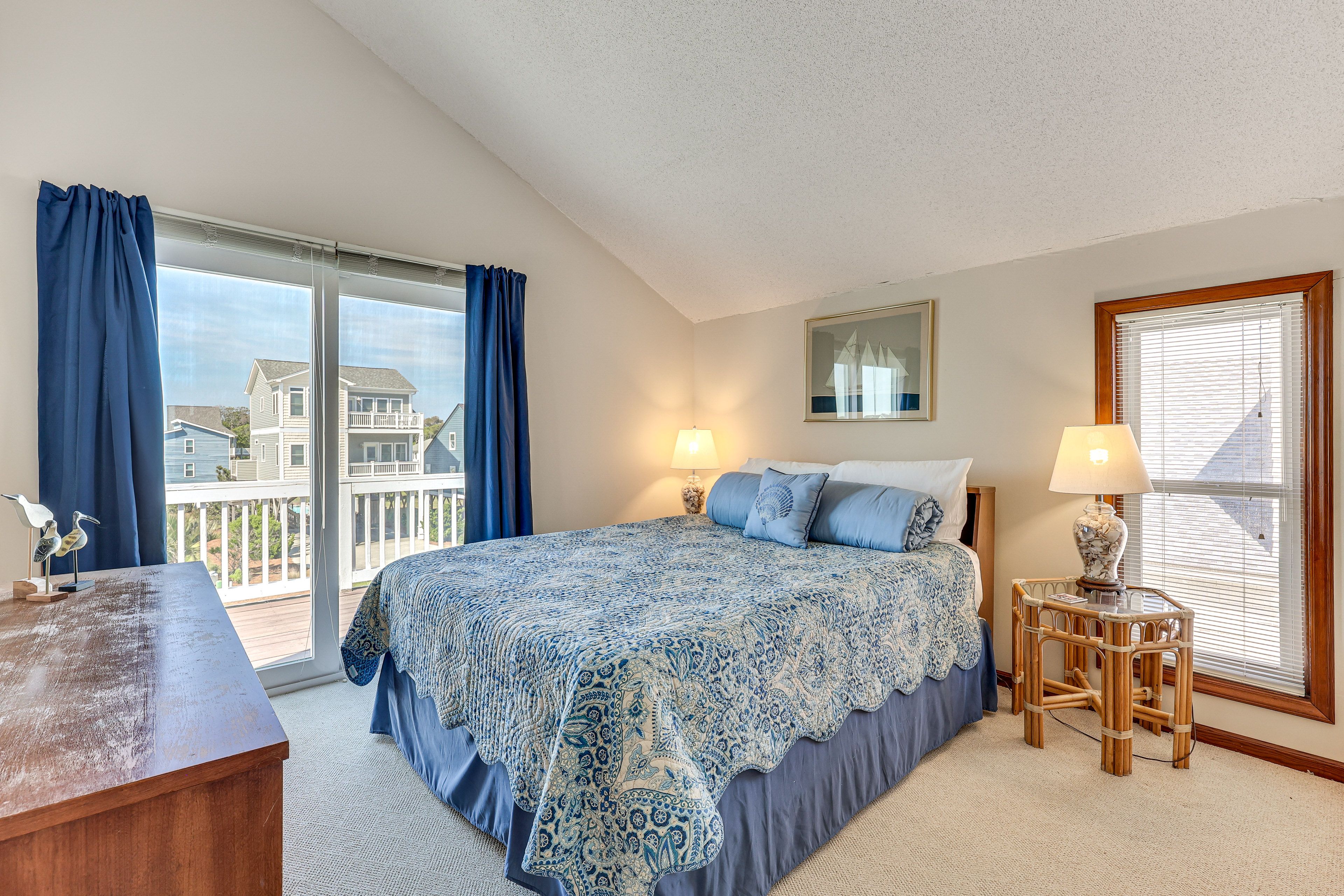 Bedroom 4 | Queen Bed | 2nd Floor