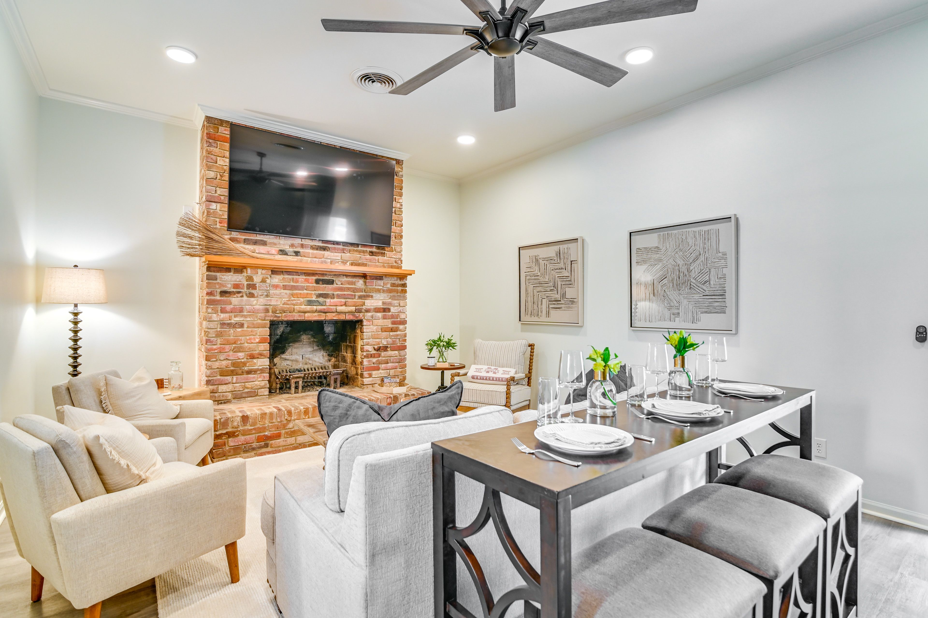 Living & Dining Area | Queen Sleeper Sofa | Central Heating & A/C | Free WiFi
