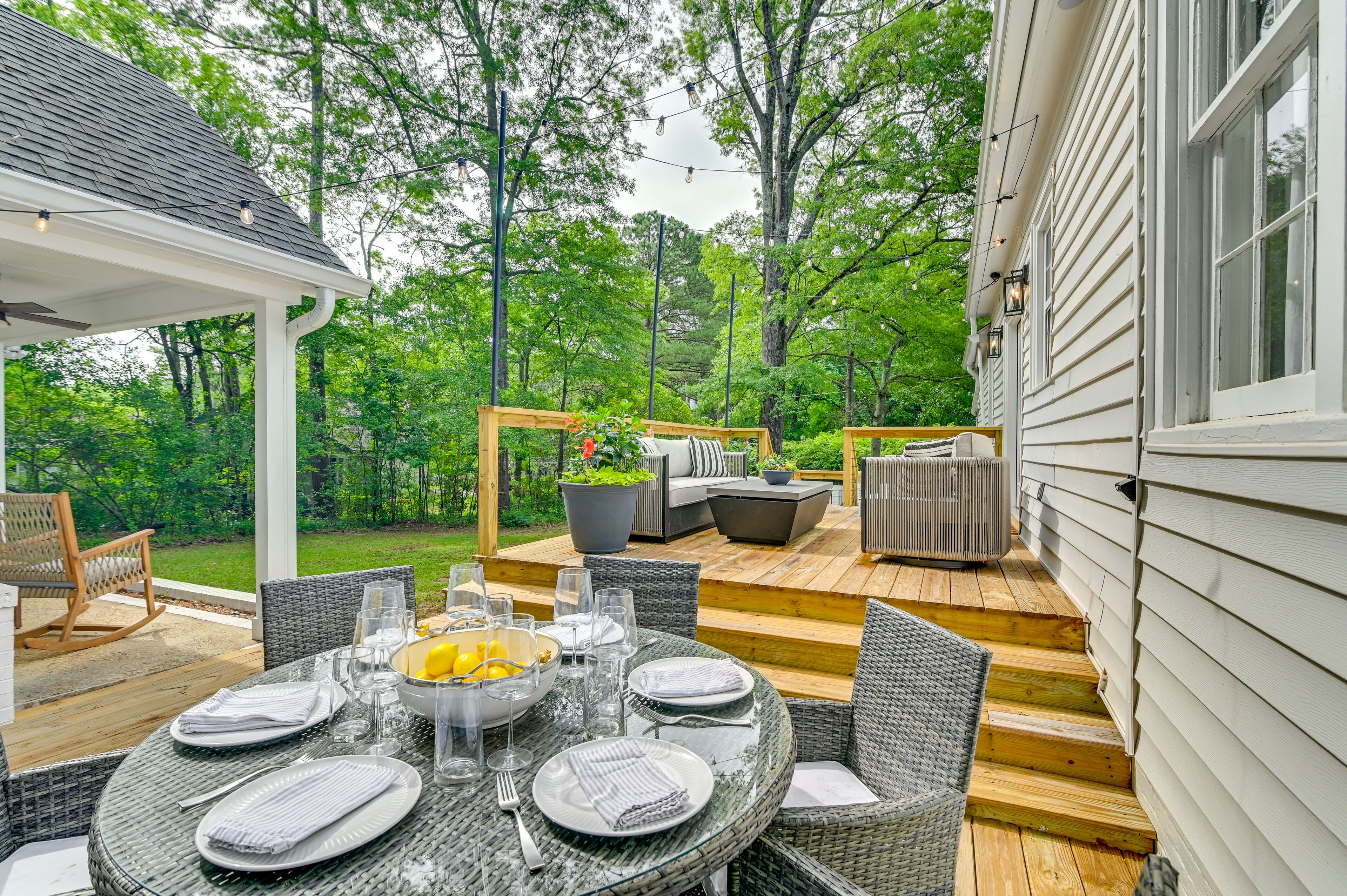 Deck | 2-Story Home