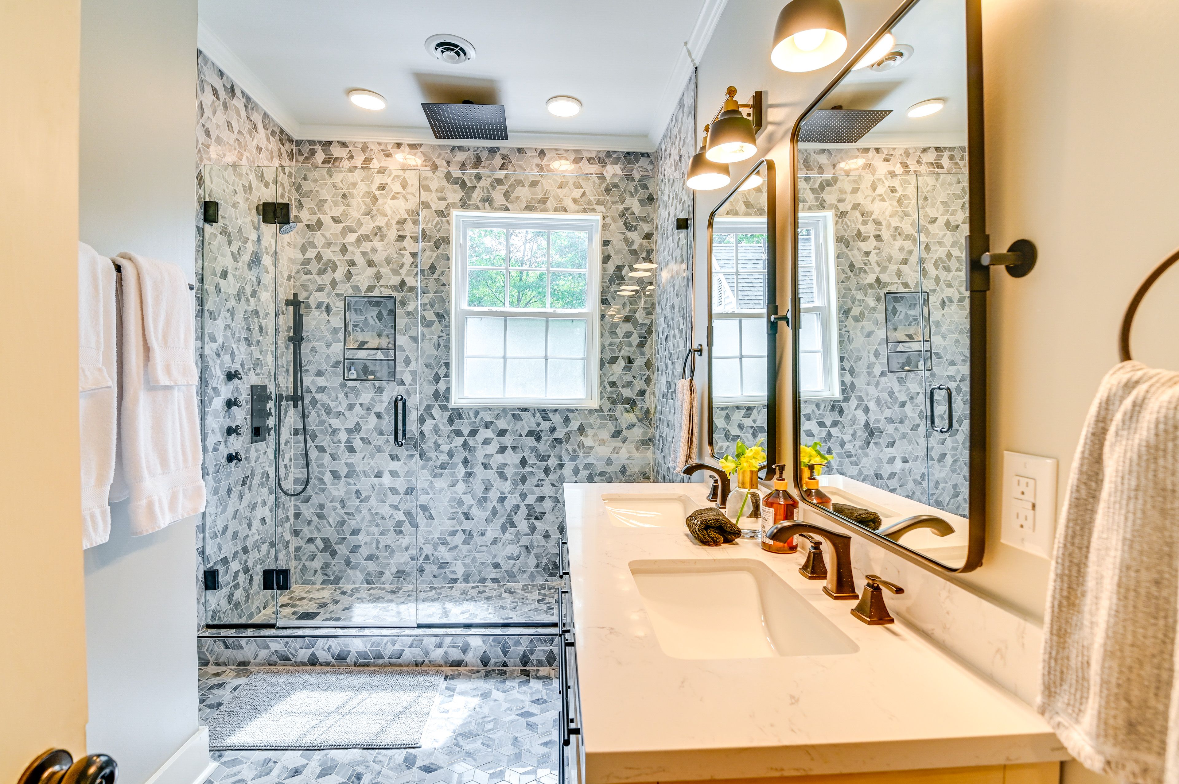 Jack-and-Jill Bathroom | 1st Floor