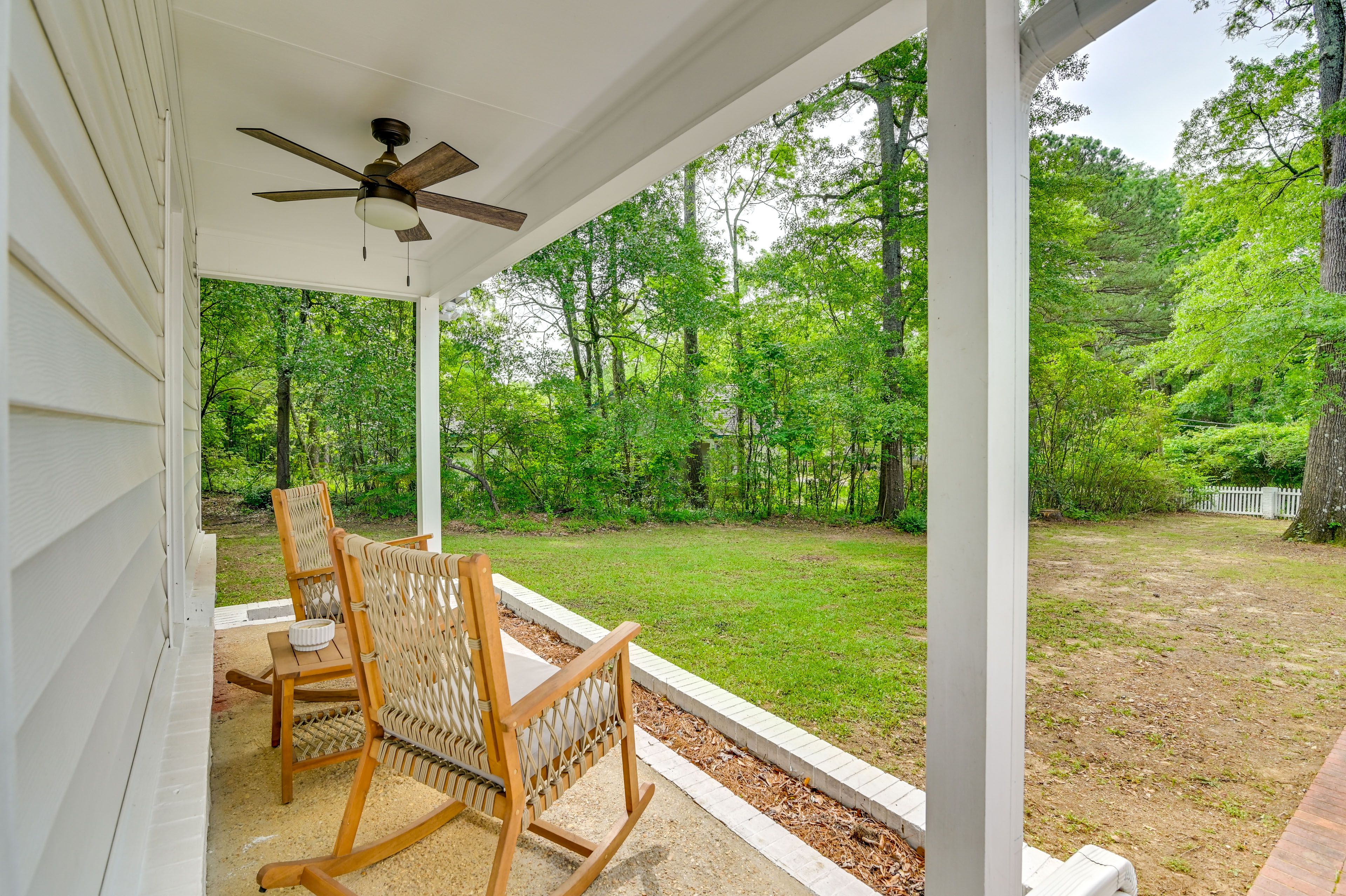 Covered Porch (Shared) | 2 Rocking Chairs