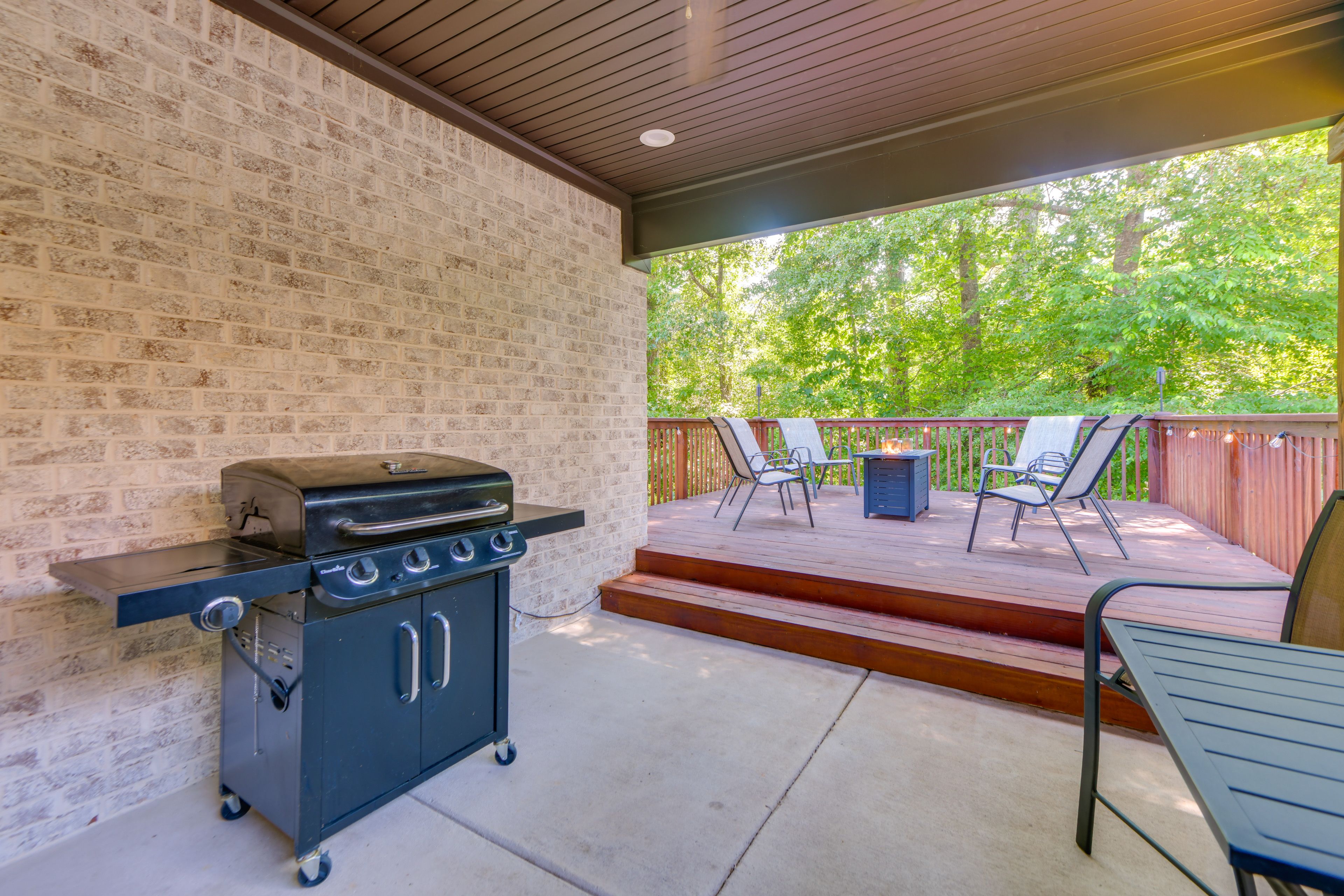 Covered Patio | Gas Grill
