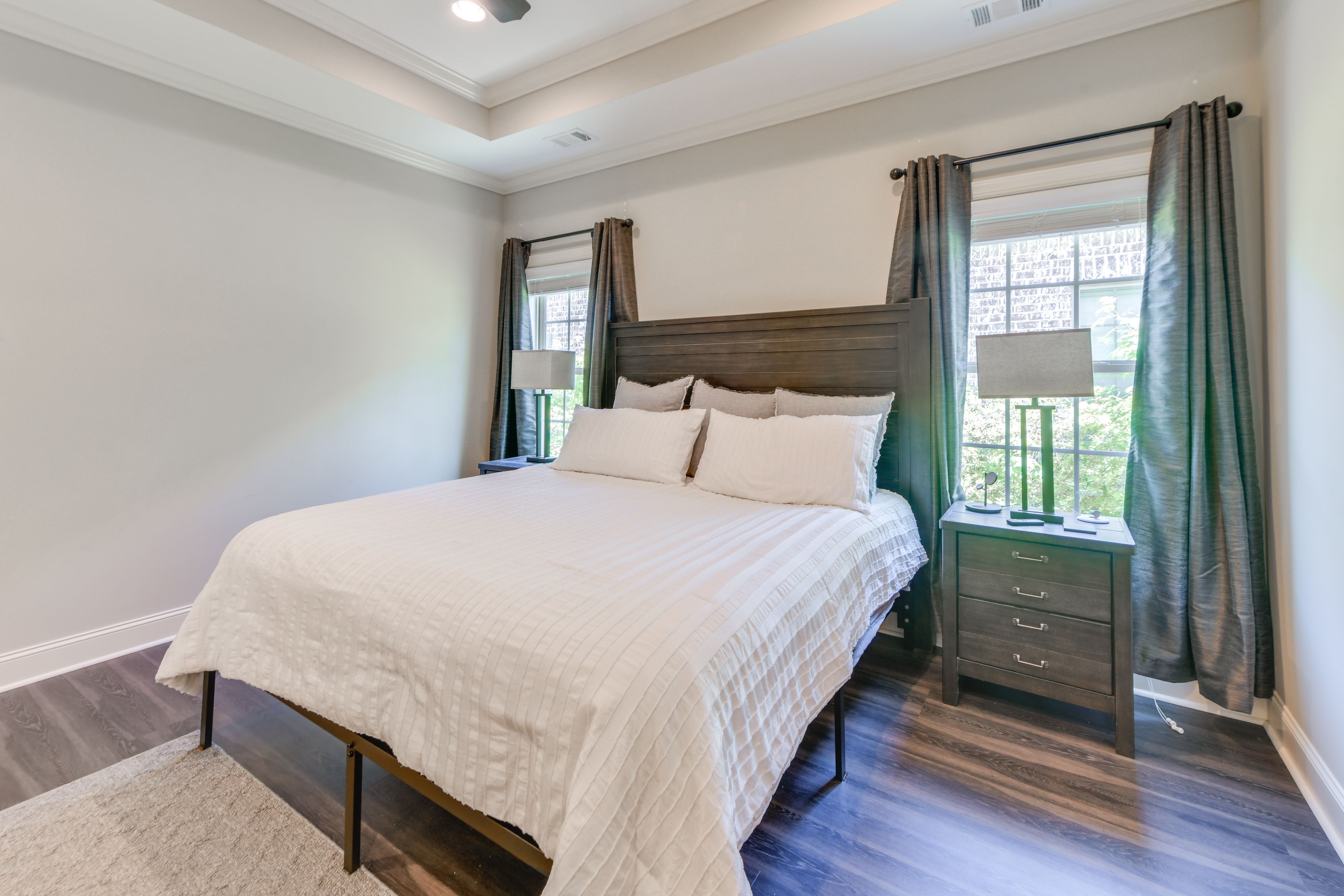 Bedroom 1 | King Bed | Smart TV | Linens Provided