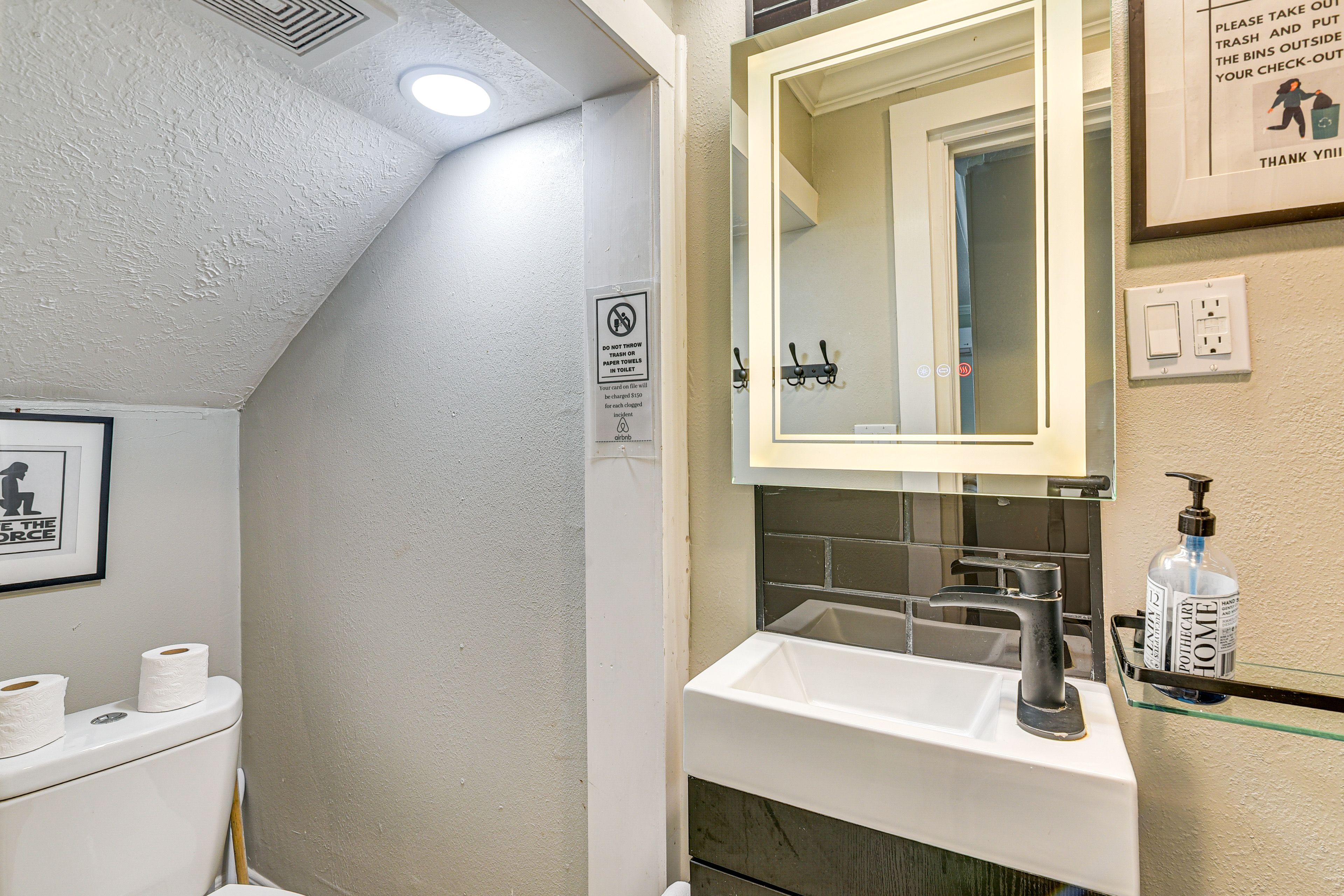 Full Bathroom | 1st Floor