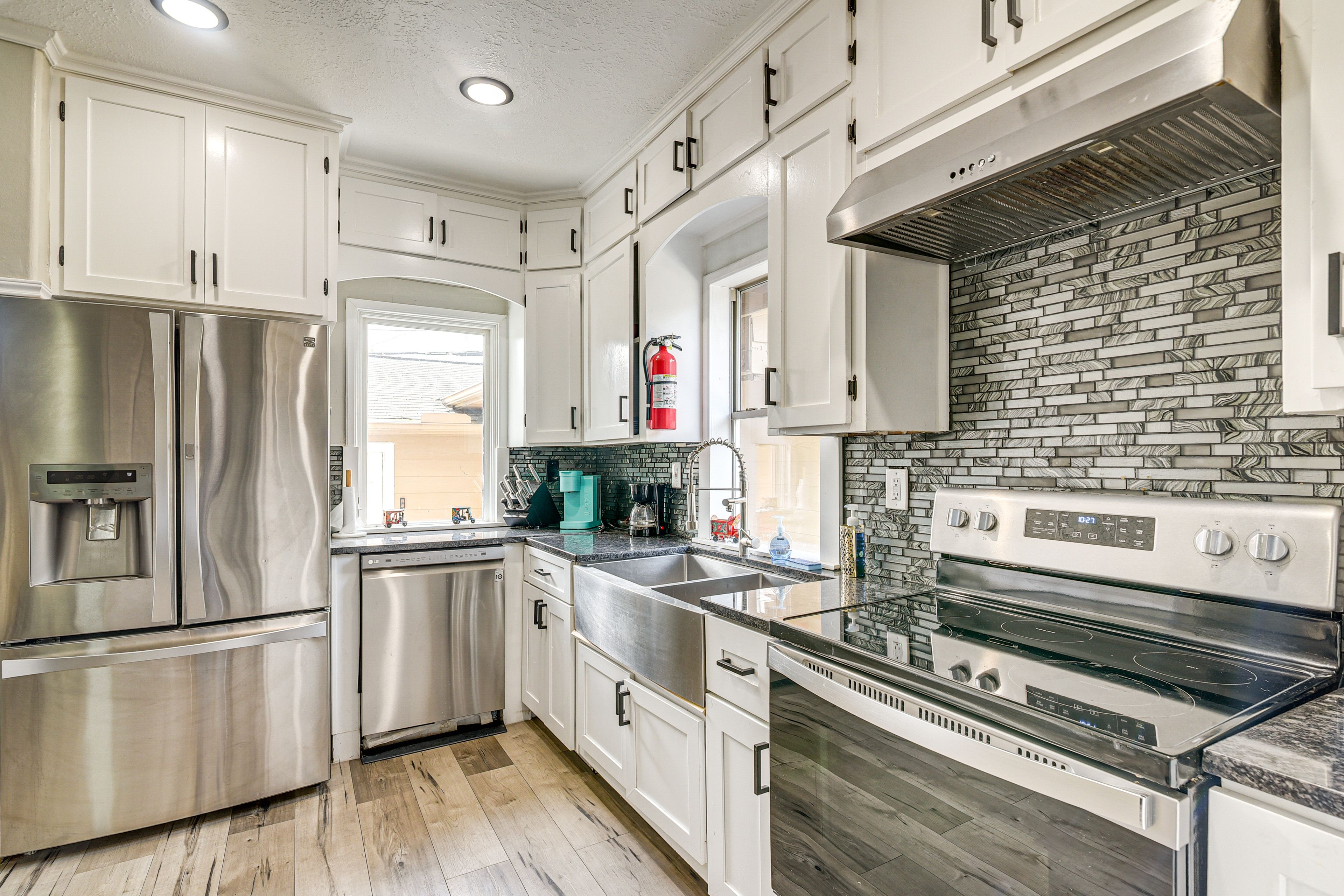 Kitchen | Cooking Basics | Dishwasher | 2-Story Apartment | 1st Floor