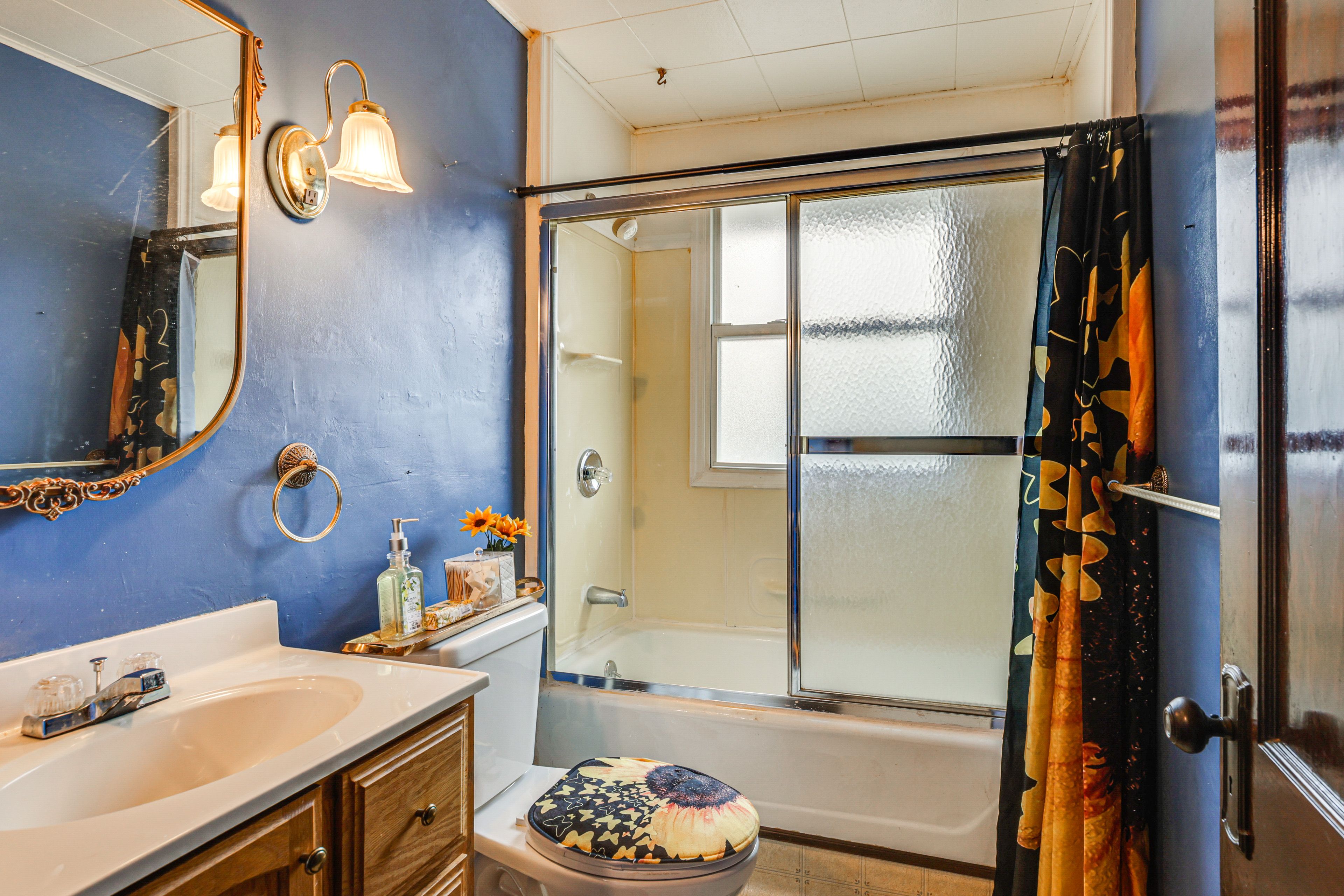 Bathroom | Towels Provided | Upper Level