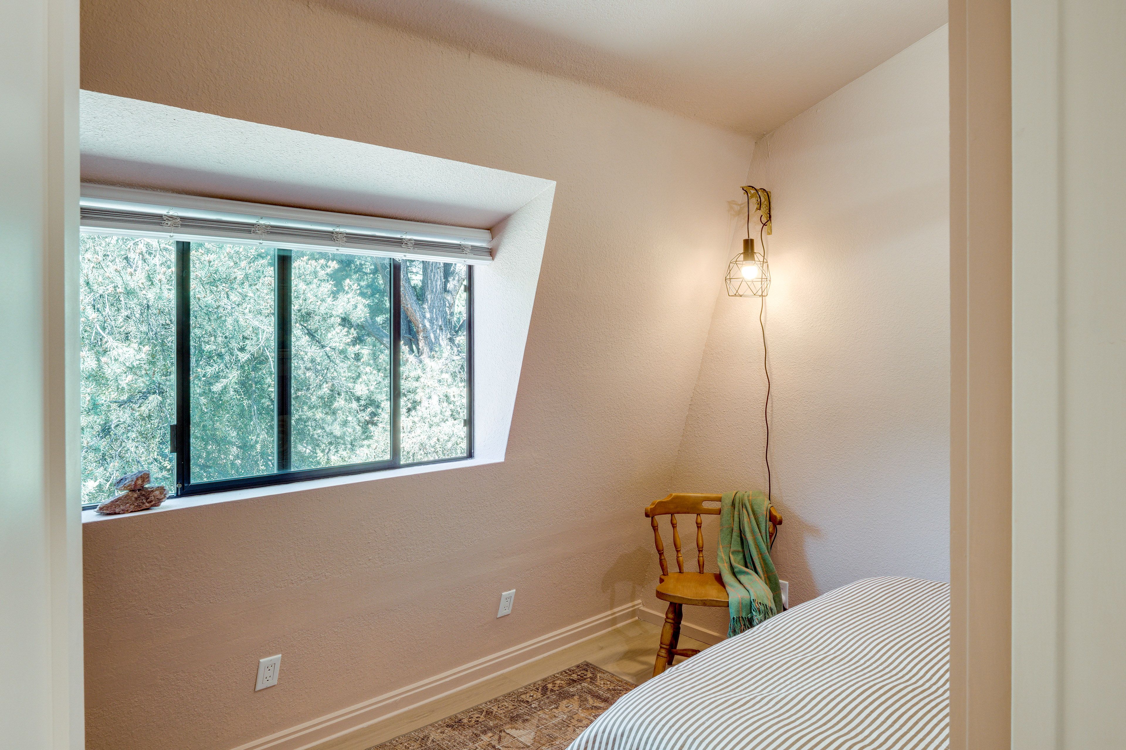 Bedroom 2 | 2nd Floor | Queen Bed