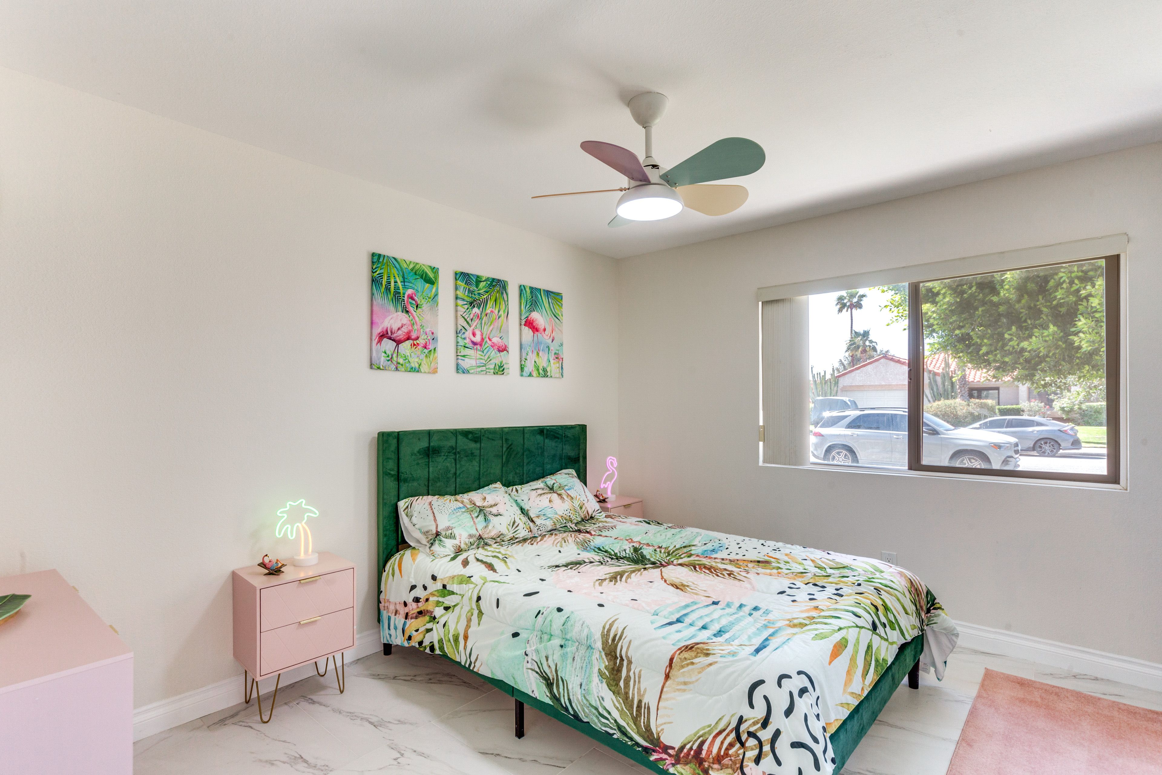Bedroom 2 | Queen Bed | Smart TV