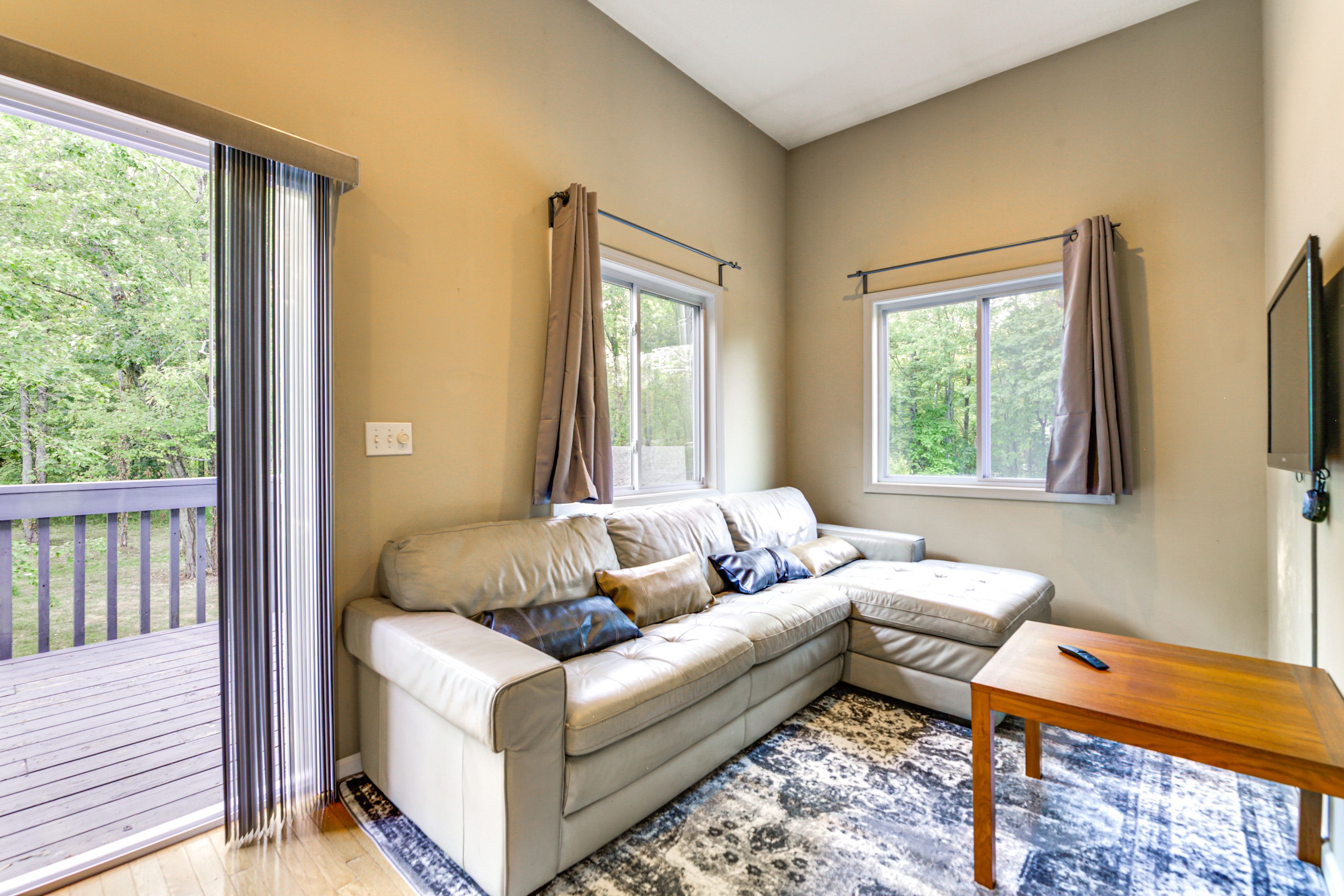 Living Room | 2nd Floor