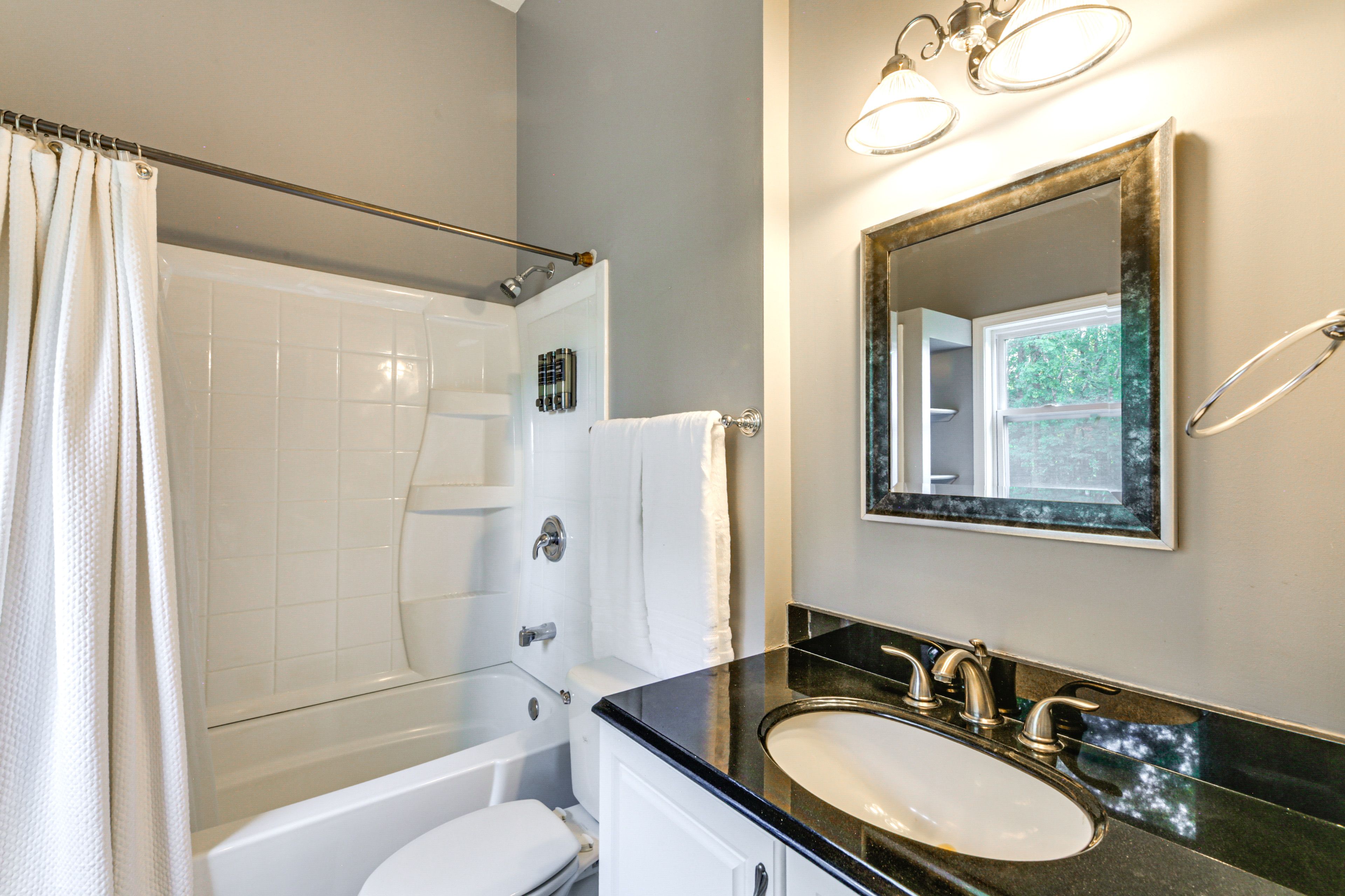 Full Bathroom | 1st Floor