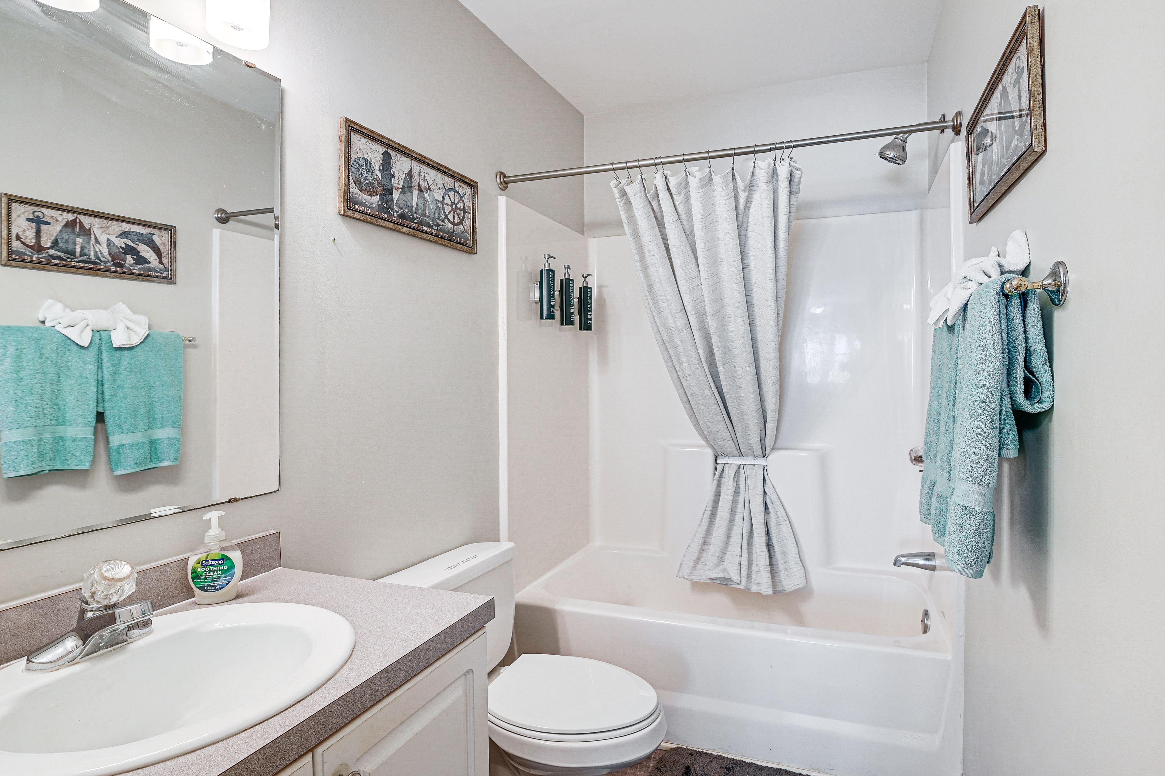 En-Suite Bathroom | Towels & Linens Provided