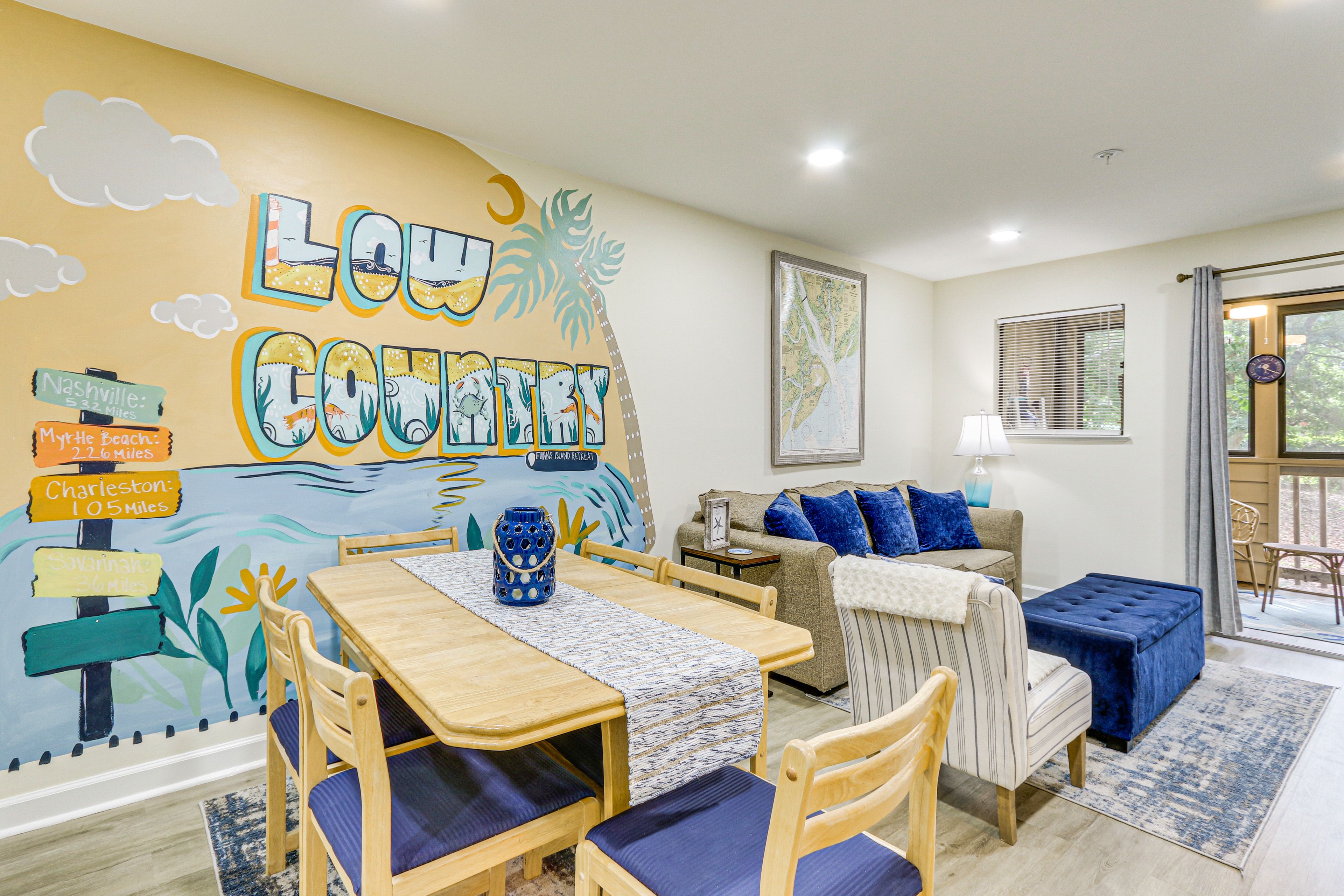 Dining Area | Dishware & Flatware | Central A/C & Heat