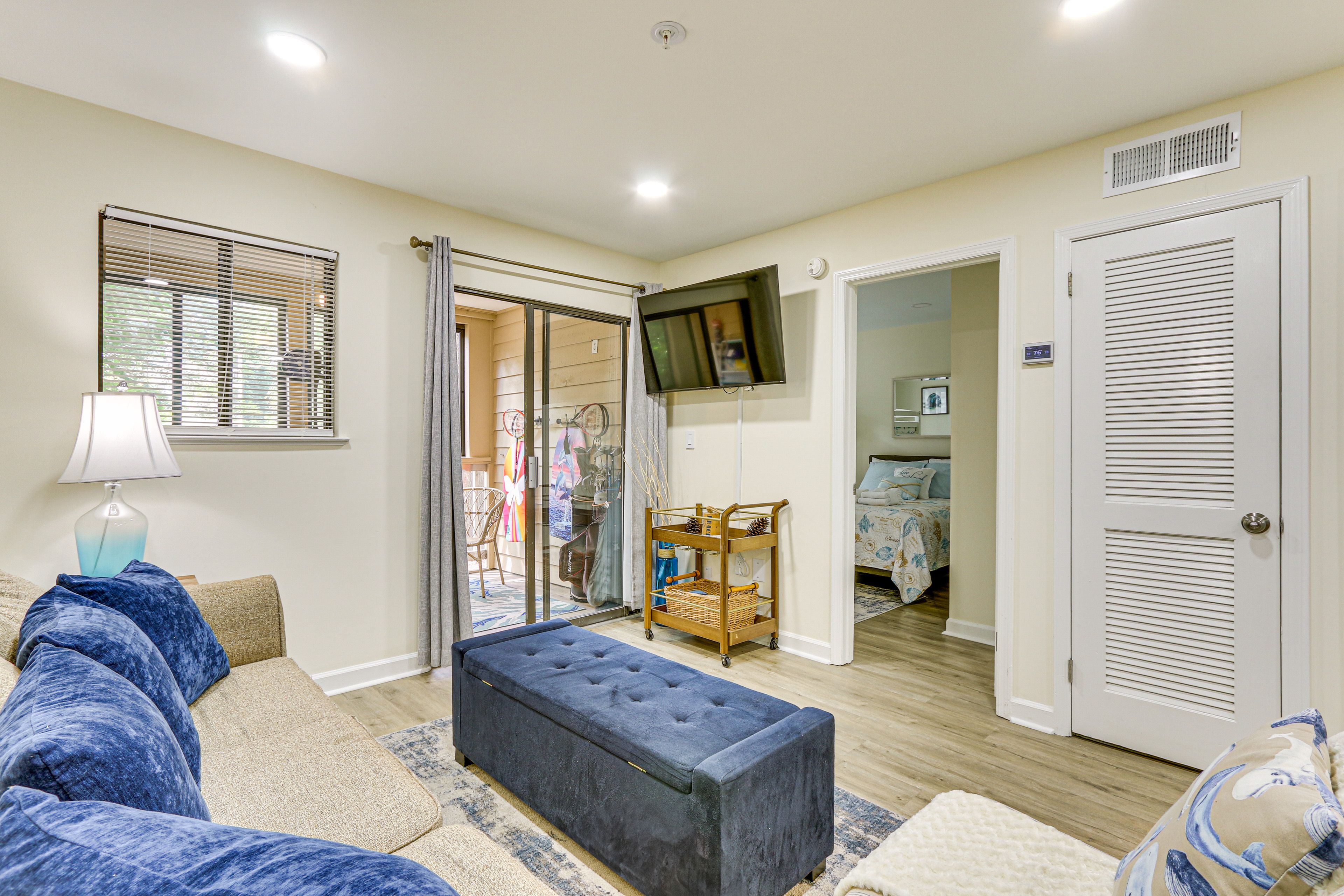Living Room | Free WiFi | Smart TV