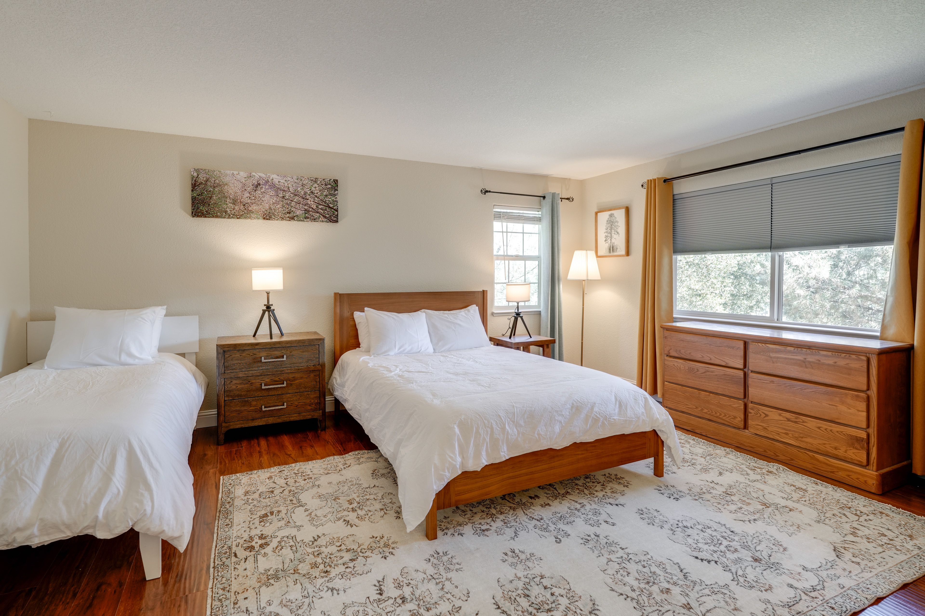 Bedroom 3 | Twin Bed | Queen Bed | Lower Floor