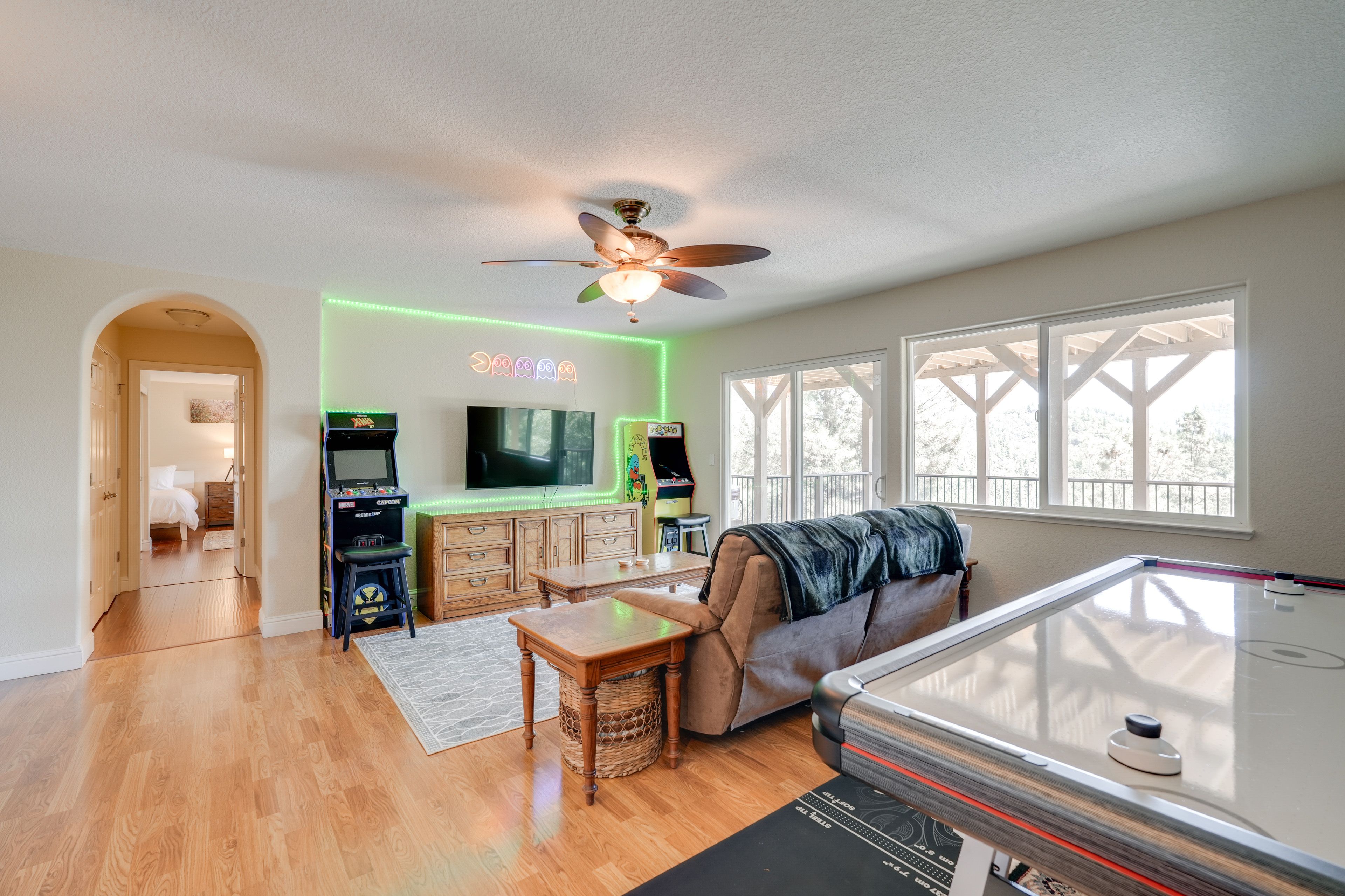 Game Room | Smart TV | Lower Level