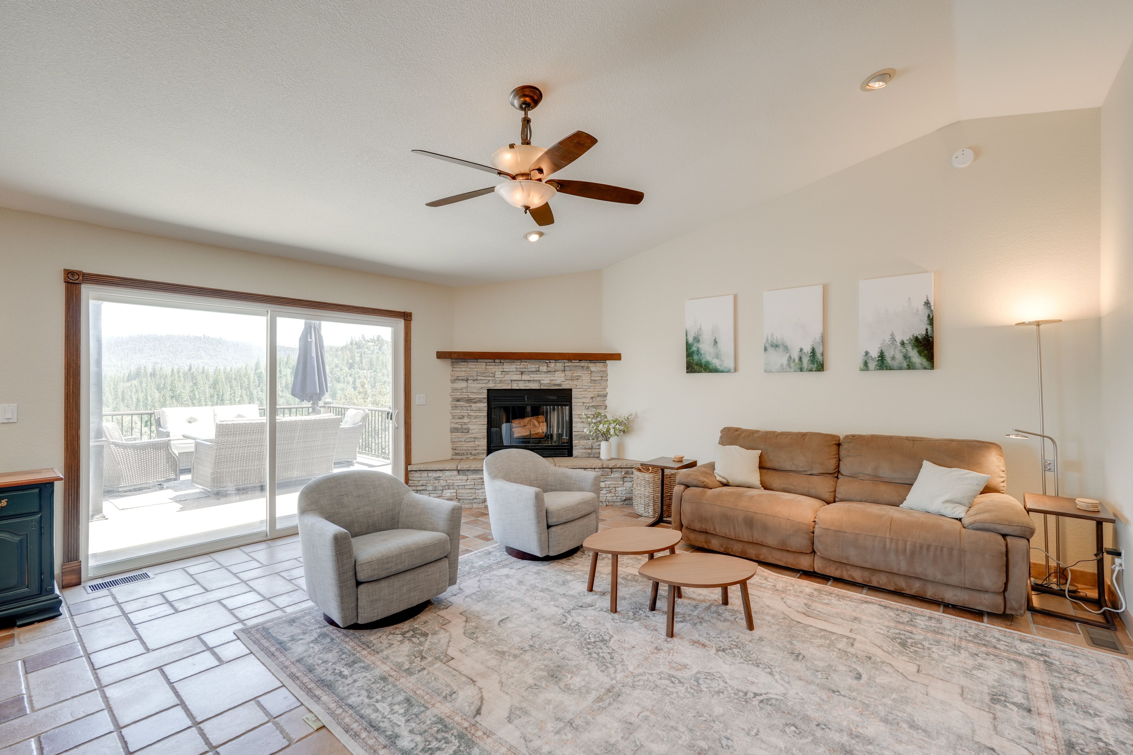 Living Room | Free WiFi | Central Heating & A/C | Main Floor