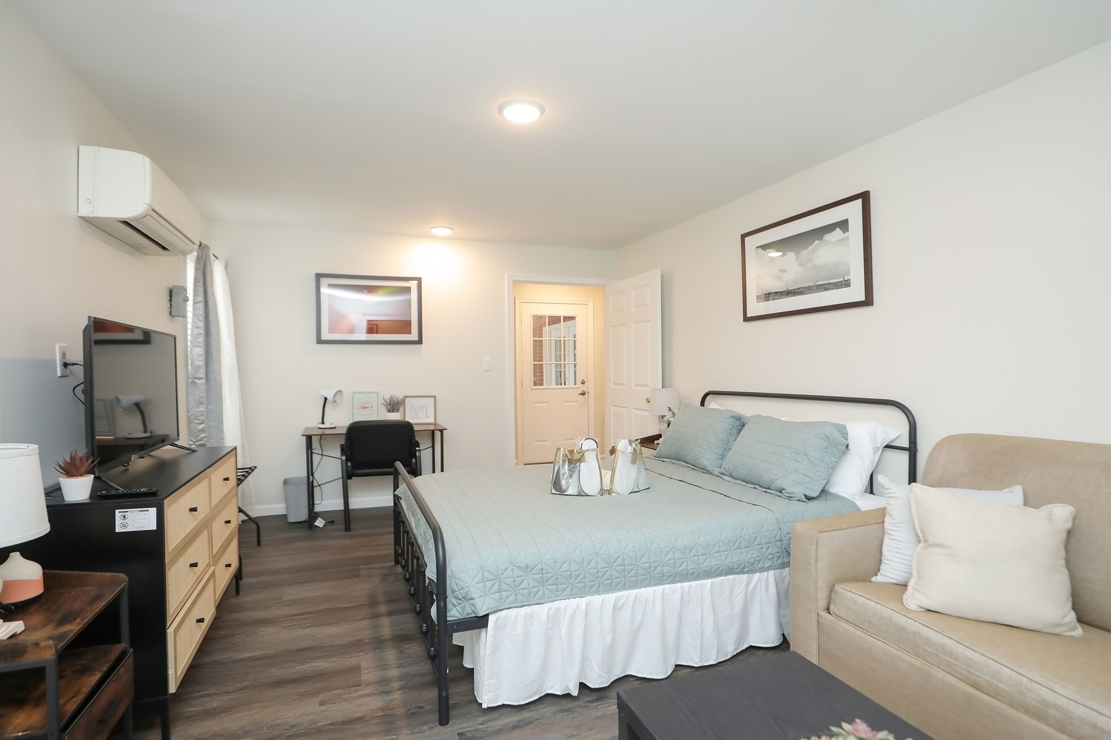 Bedroom 3 | Queen Bed | Queen Sleeper Sofa