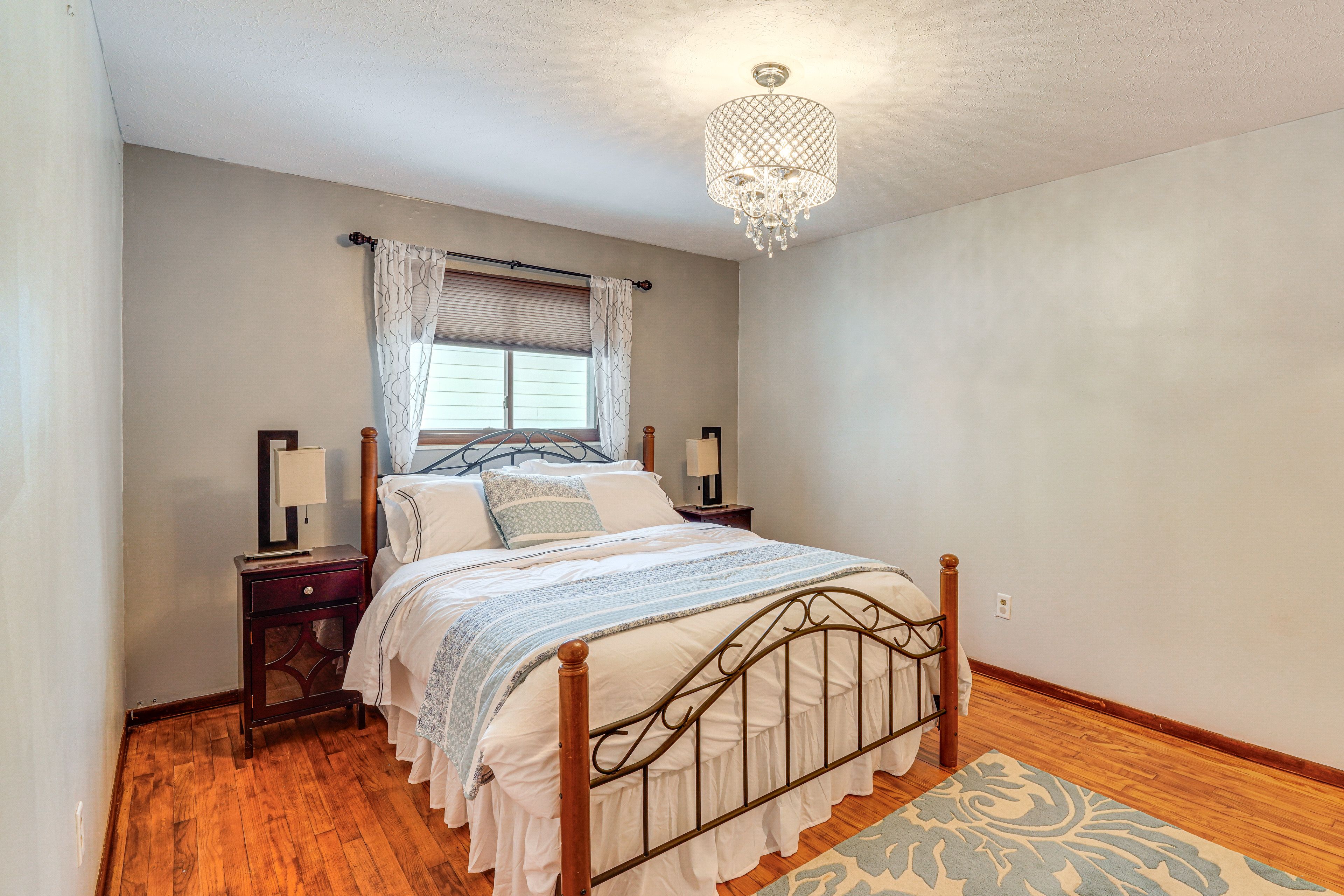 Bedroom 2 | Queen Bed | Upper Level