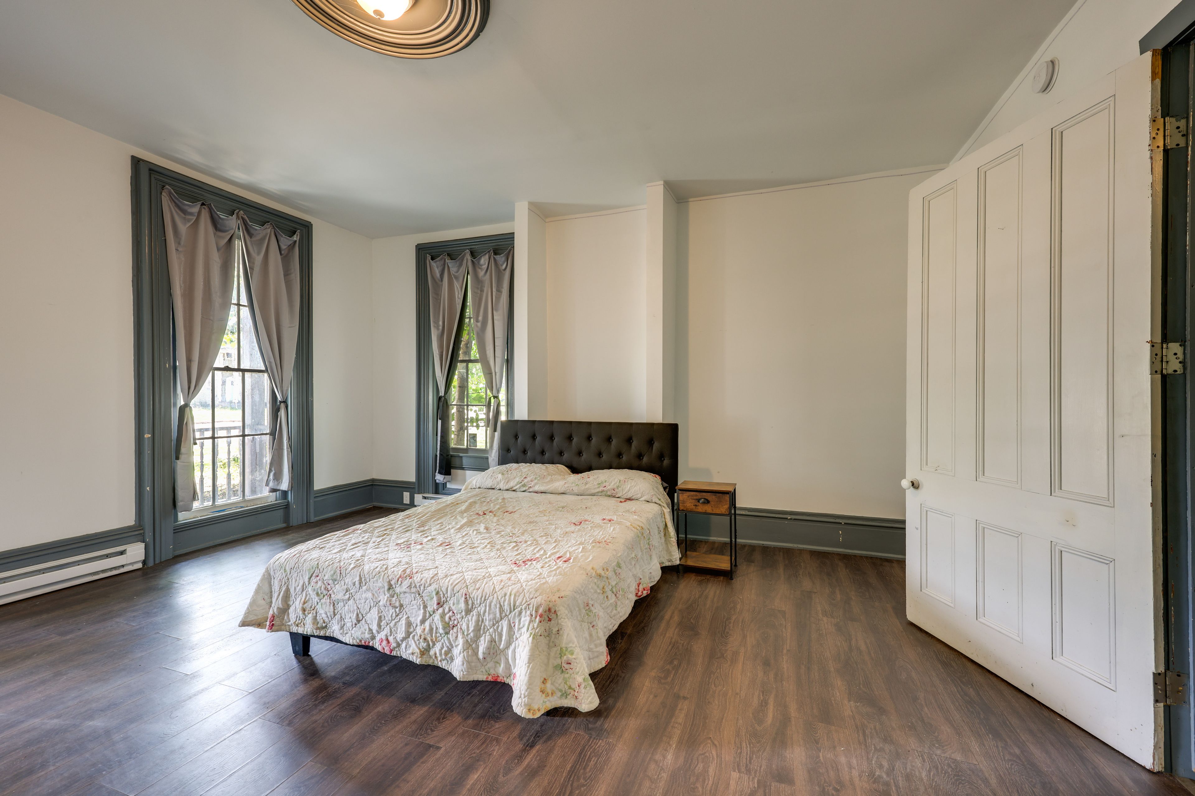Bedroom 1 | Queen Bed | Linens