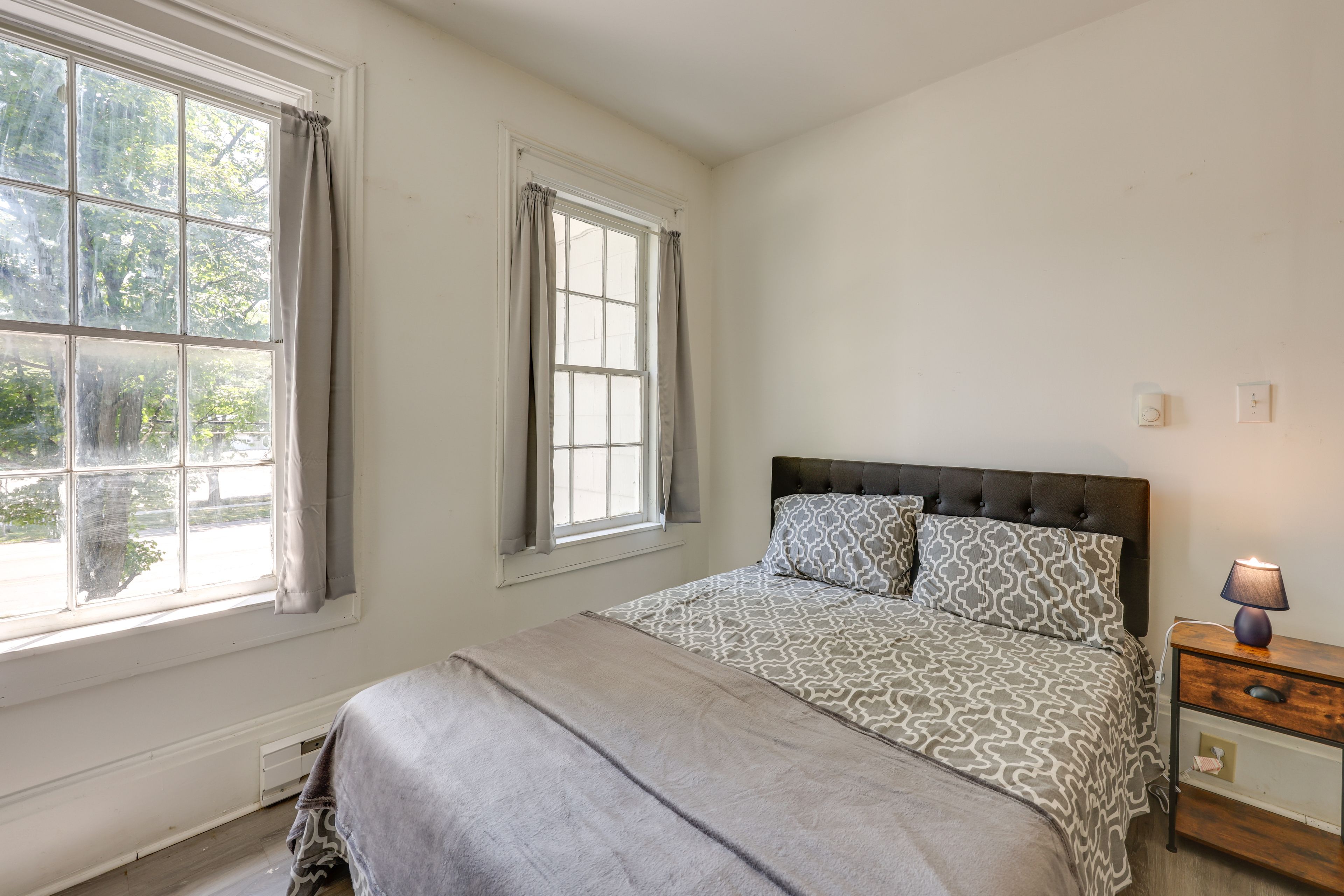 Bedroom 2 | Queen Bed