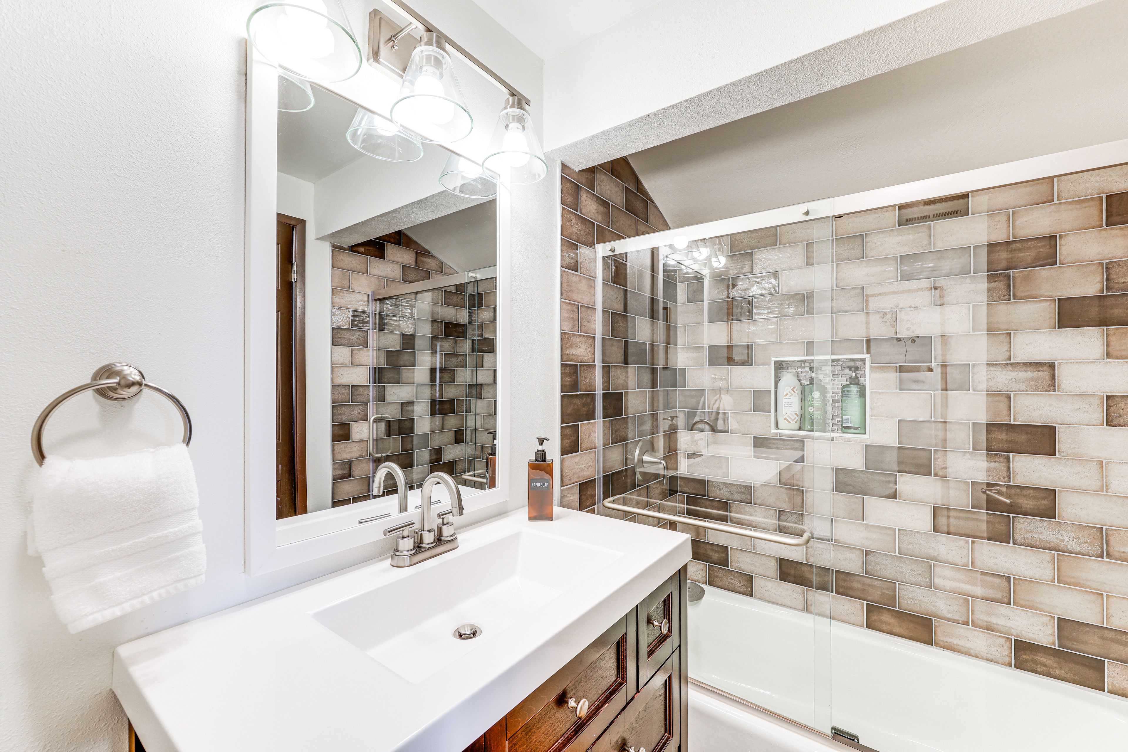 En-Suite Bathroom | 2nd Floor