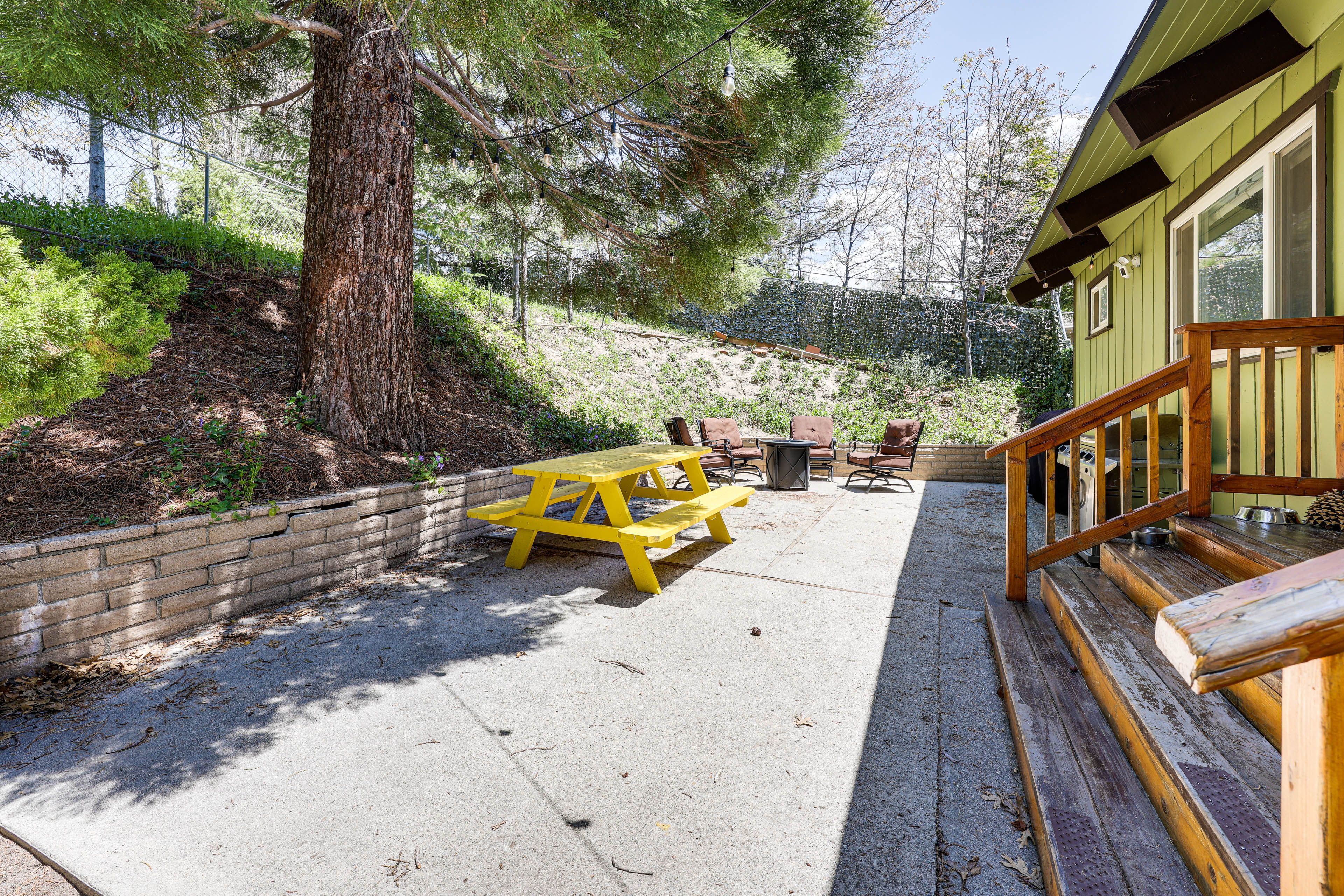 Patio | Gas Grill | Fire Pit | Hot Tub