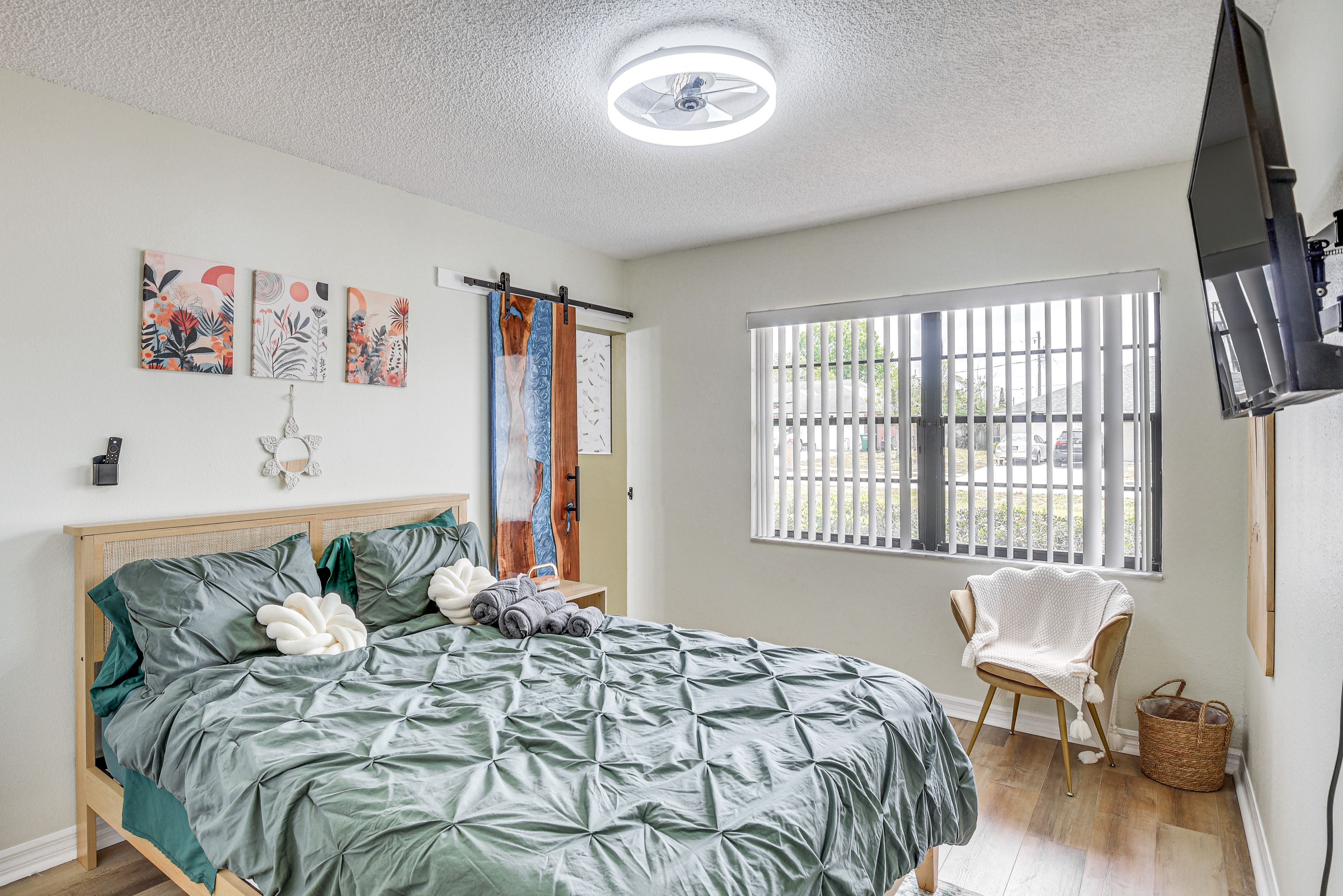 Bedroom 4 | Queen Bed | Smart TV