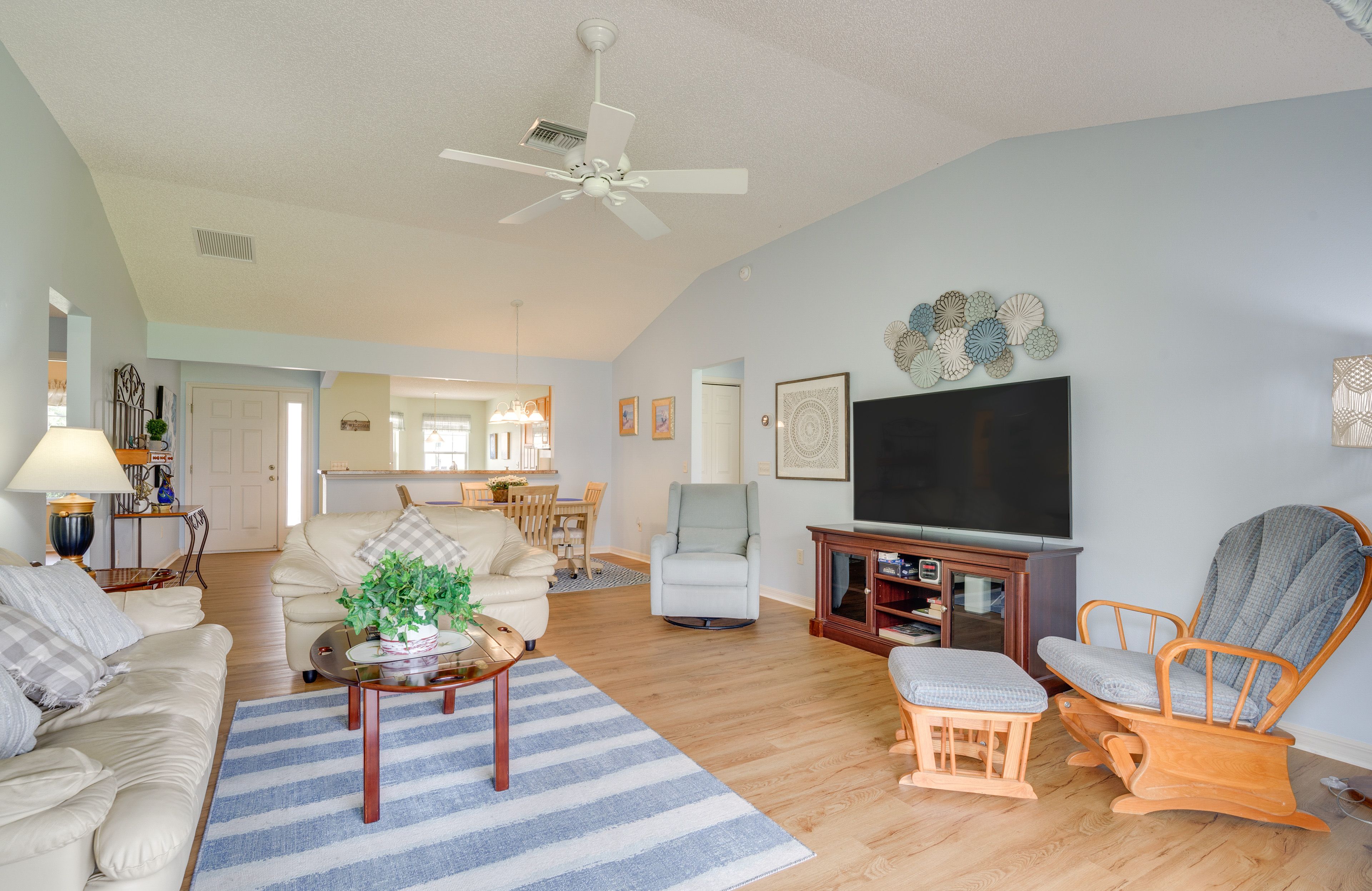 Living Room | Flat-Screen TV | Free WiFi | Single-Story Home