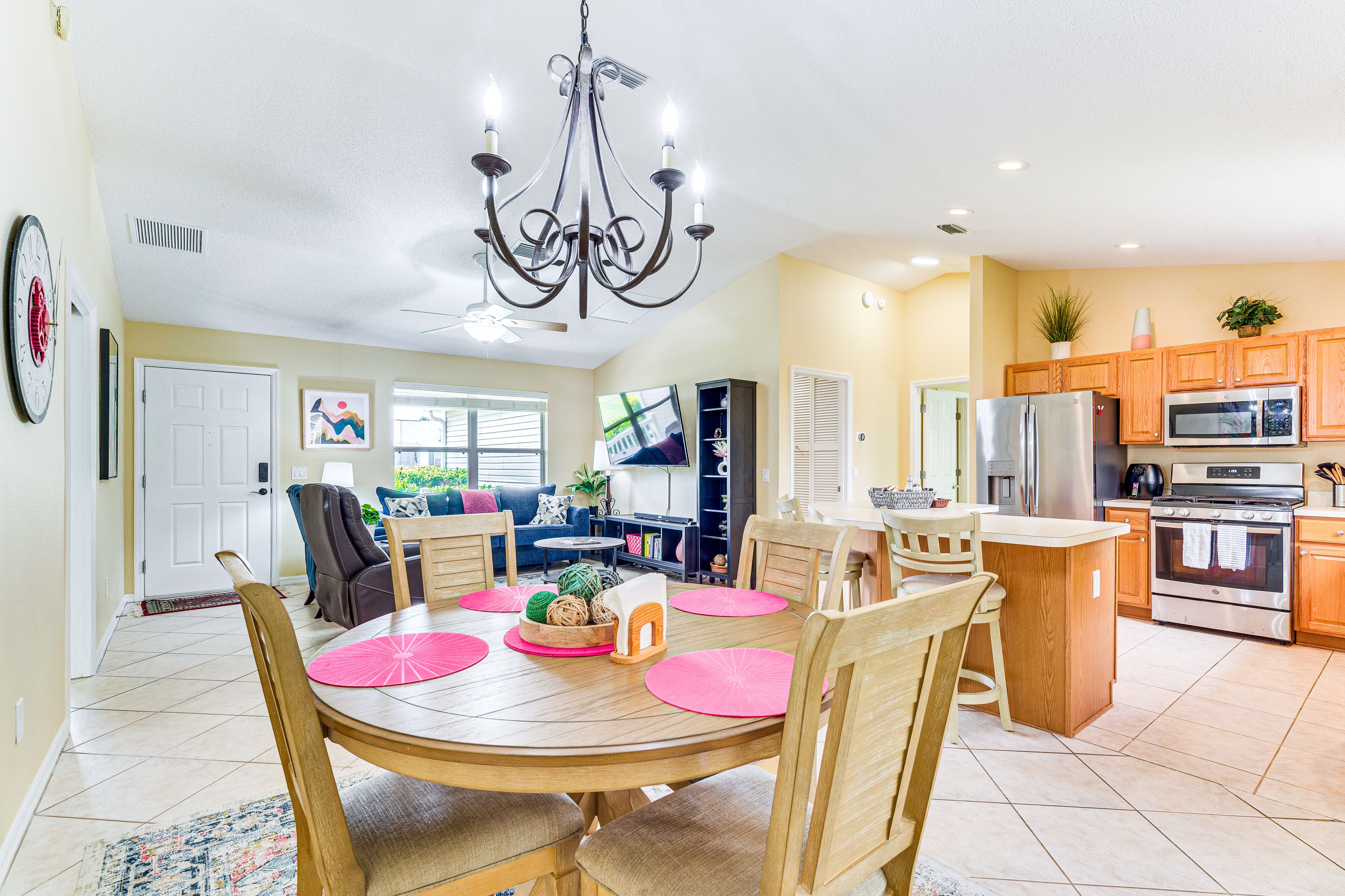 Dining Area | Central A/C & Heating | Open Floor Plan