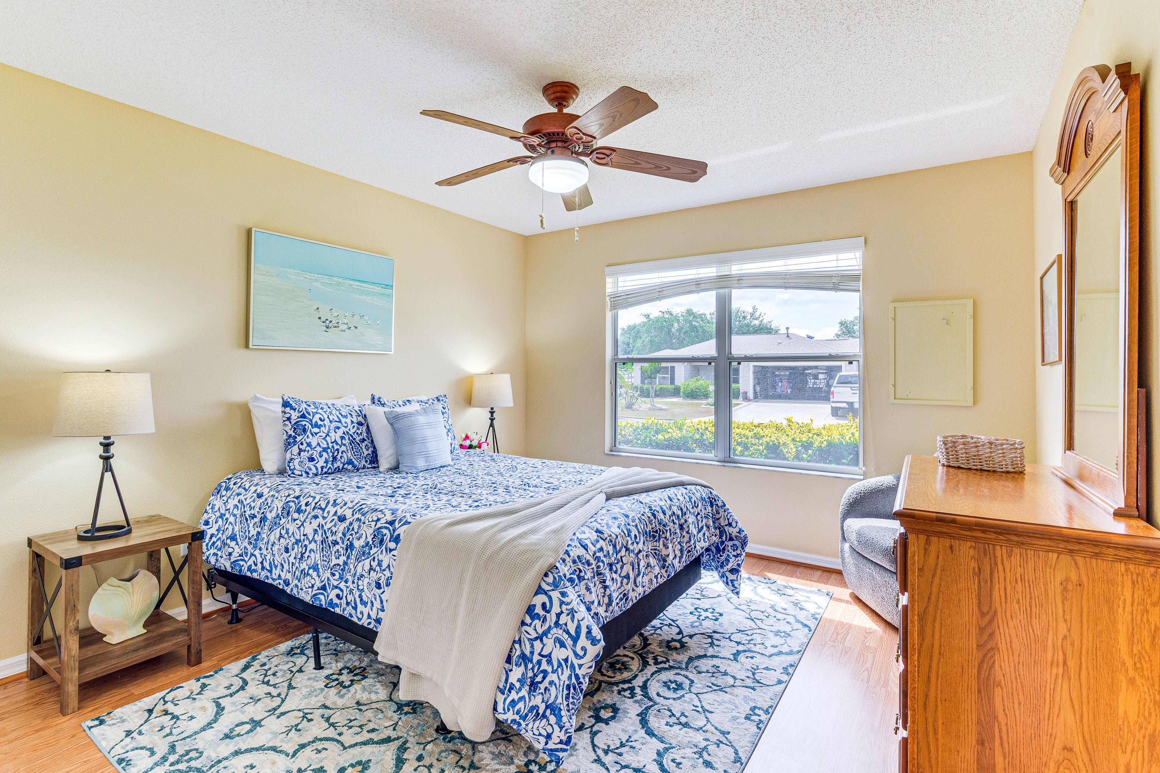 Bedroom 3 | Queen Bed