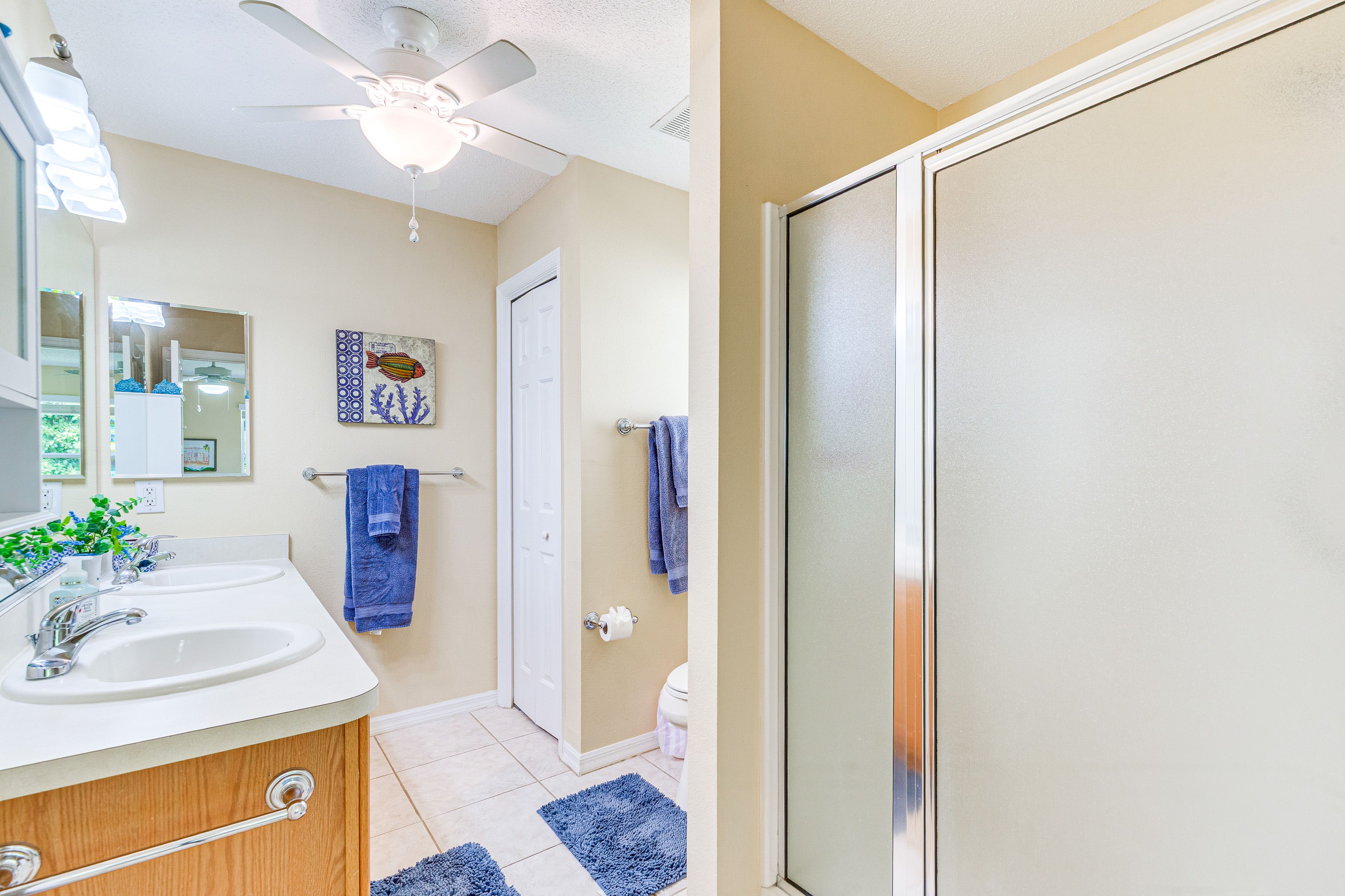 En-Suite Bathroom | Towels Provided