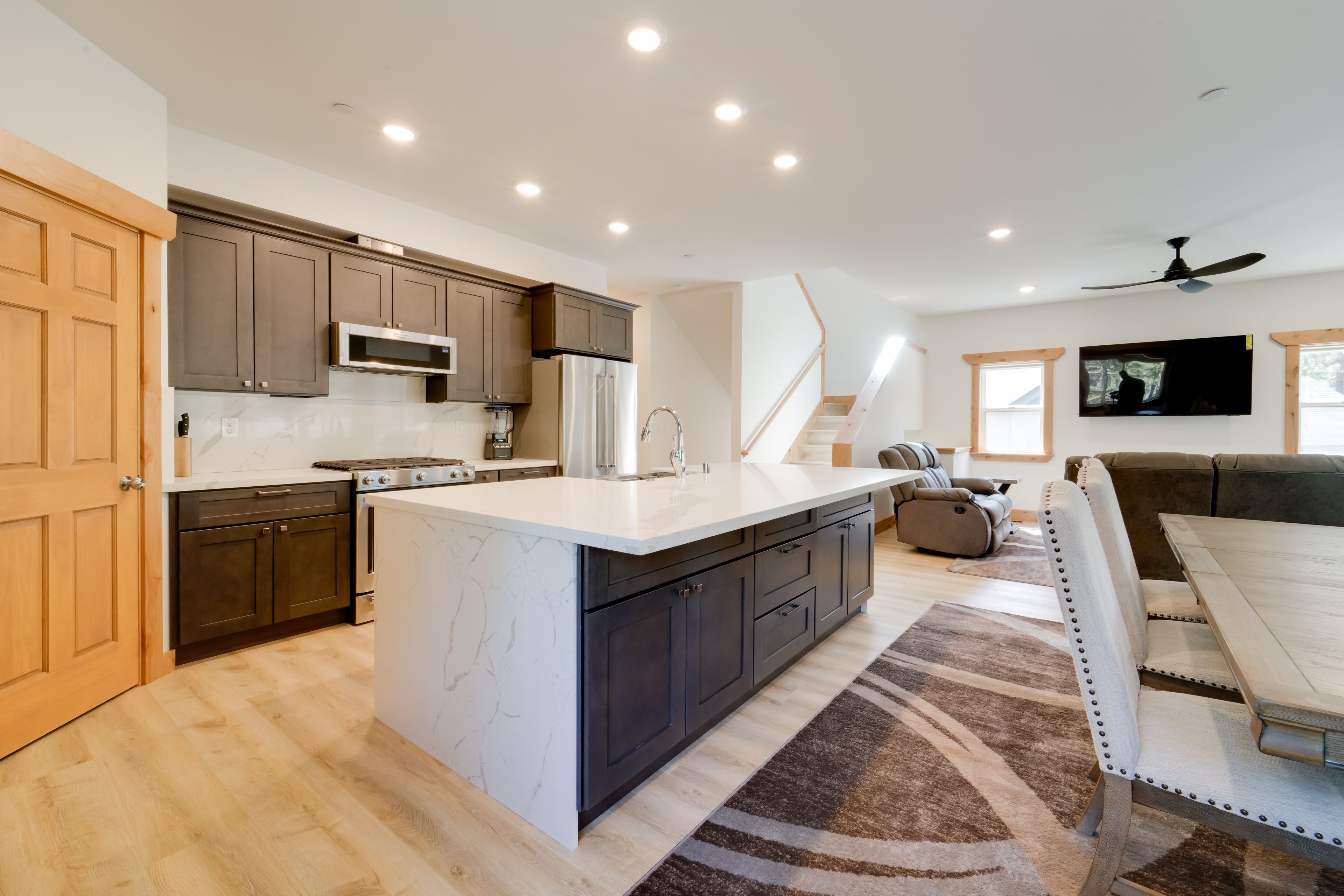 Kitchen | Trash Bags/Paper Towels | Main Floor