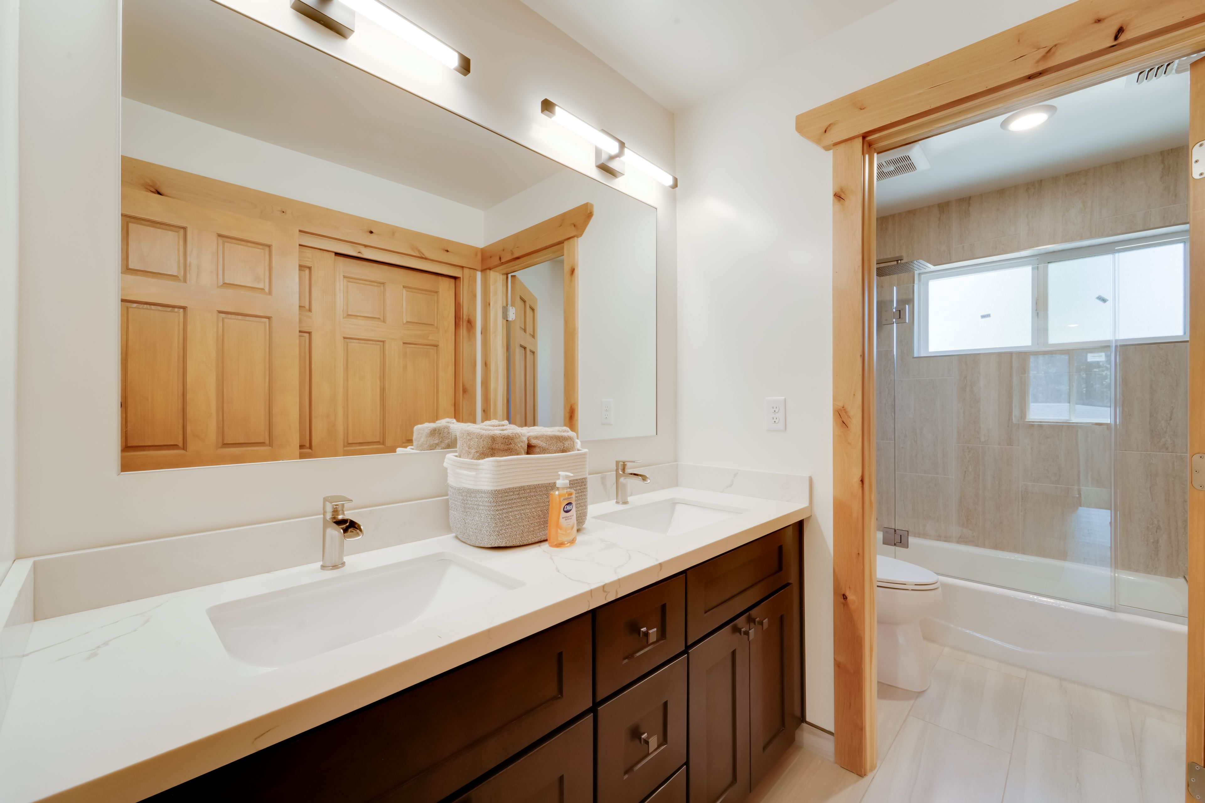 Bathroom | Upper Floor