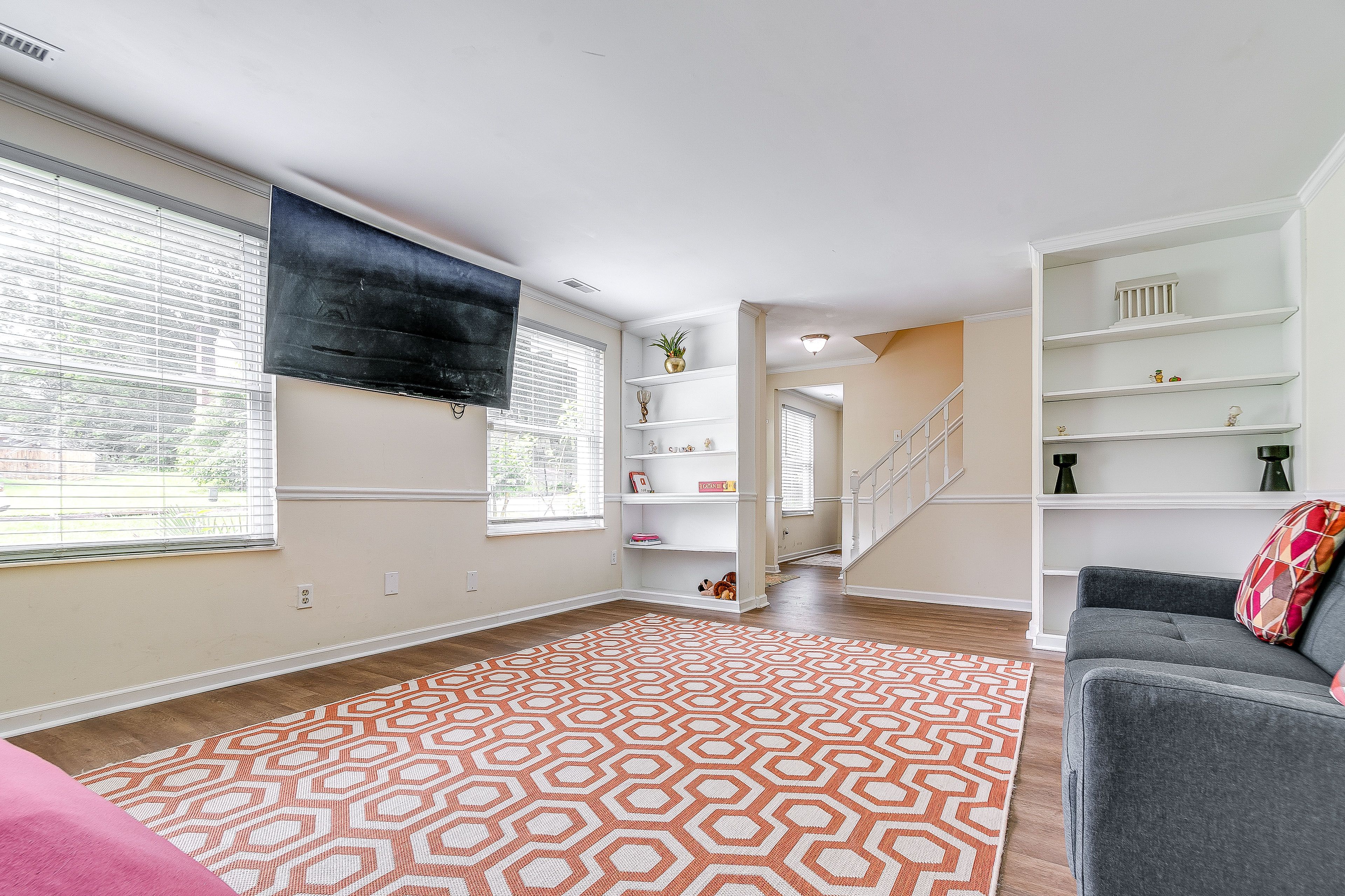 Living Room | 1st Floor | Twin Sleeper Sofa | Full Sleeper | Free WiFi