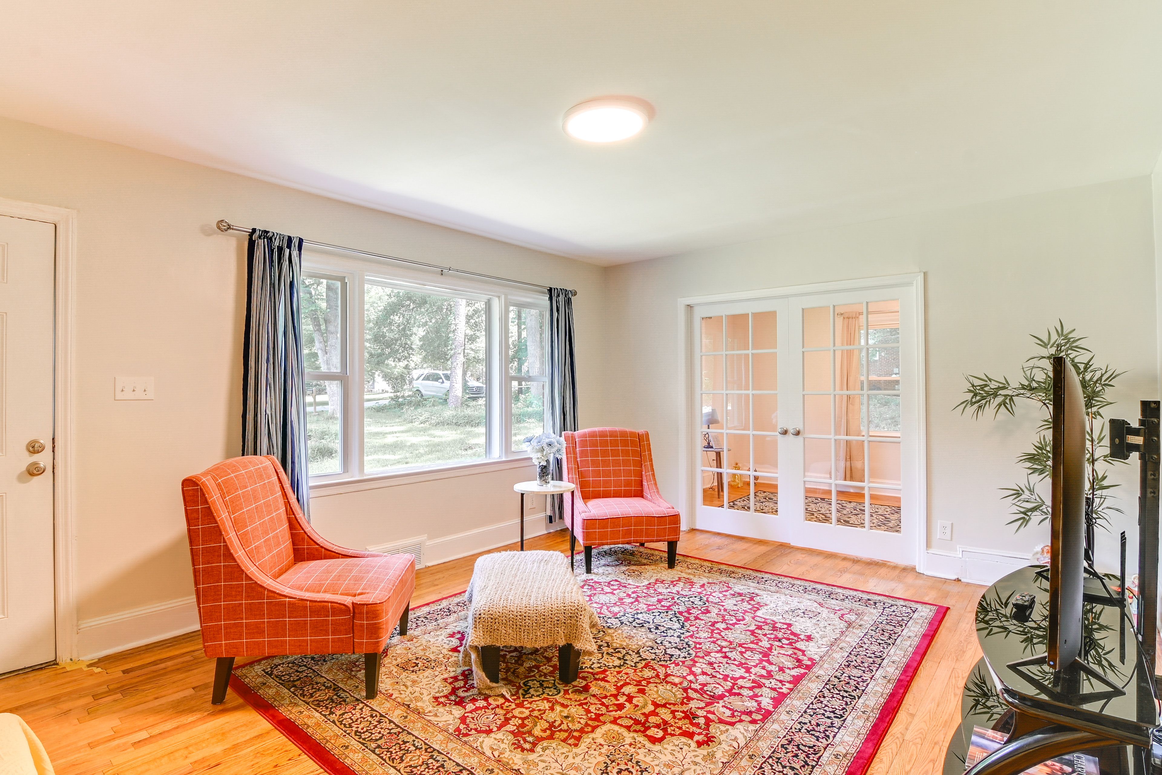 Living Room | Smart TV