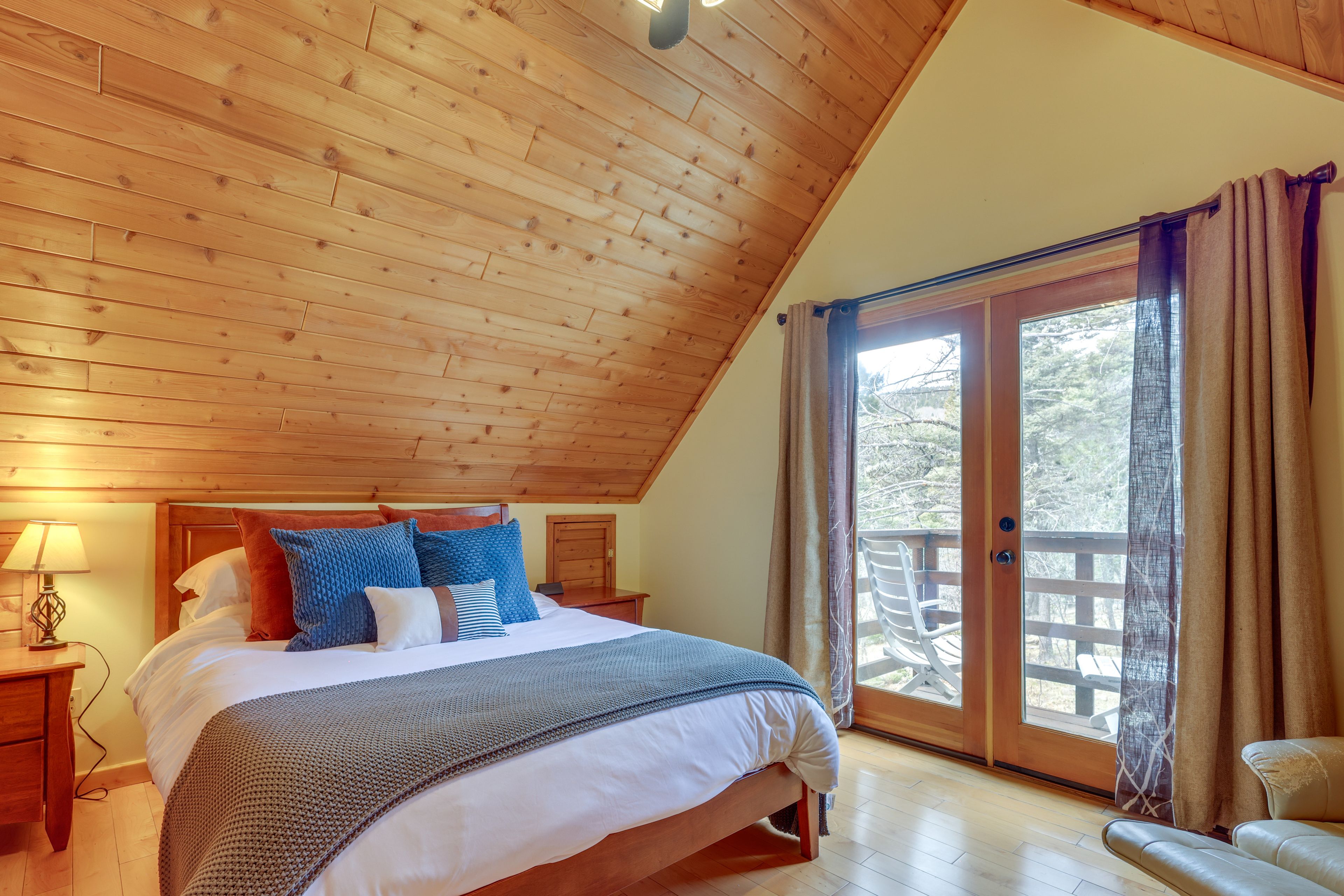 Bedroom 3 | Queen Bed | 2nd Floor